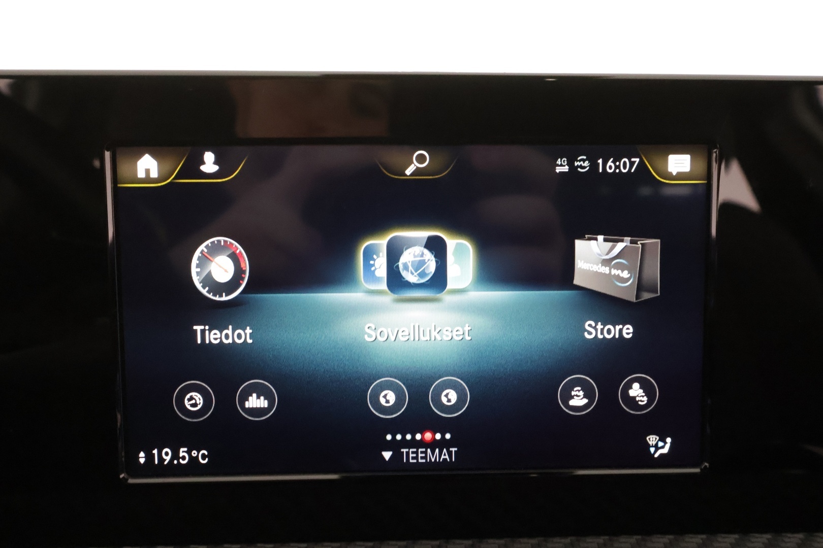 MERCEDES-BENZ A 2020