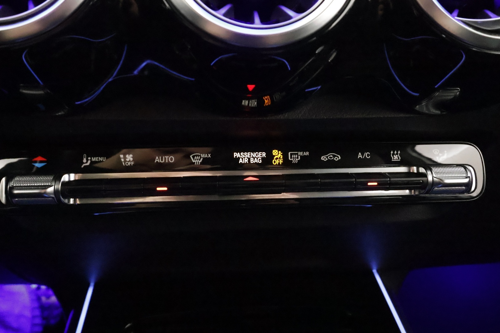 MERCEDES-BENZ EQB 2023