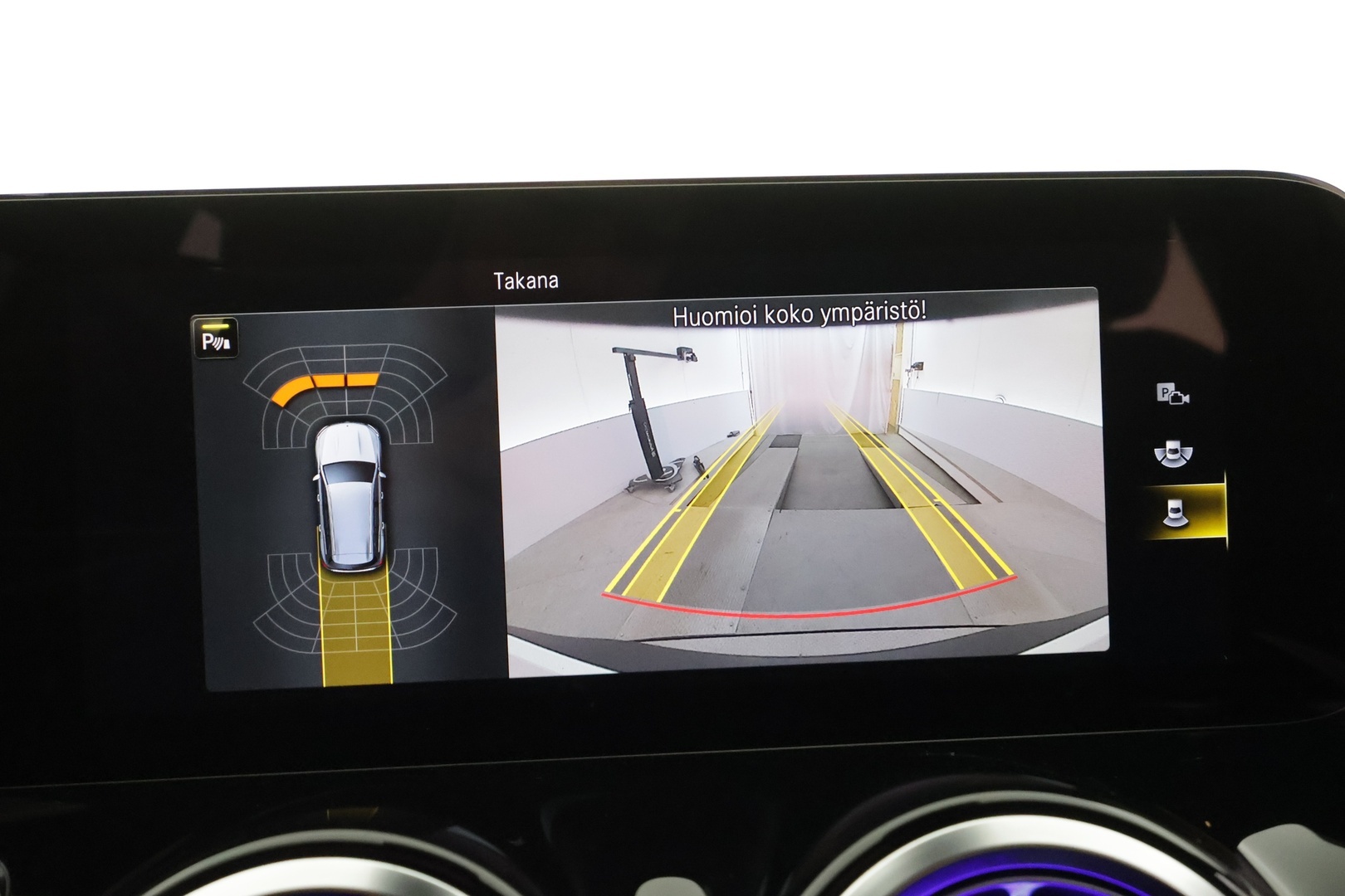 MERCEDES-BENZ EQB 2023