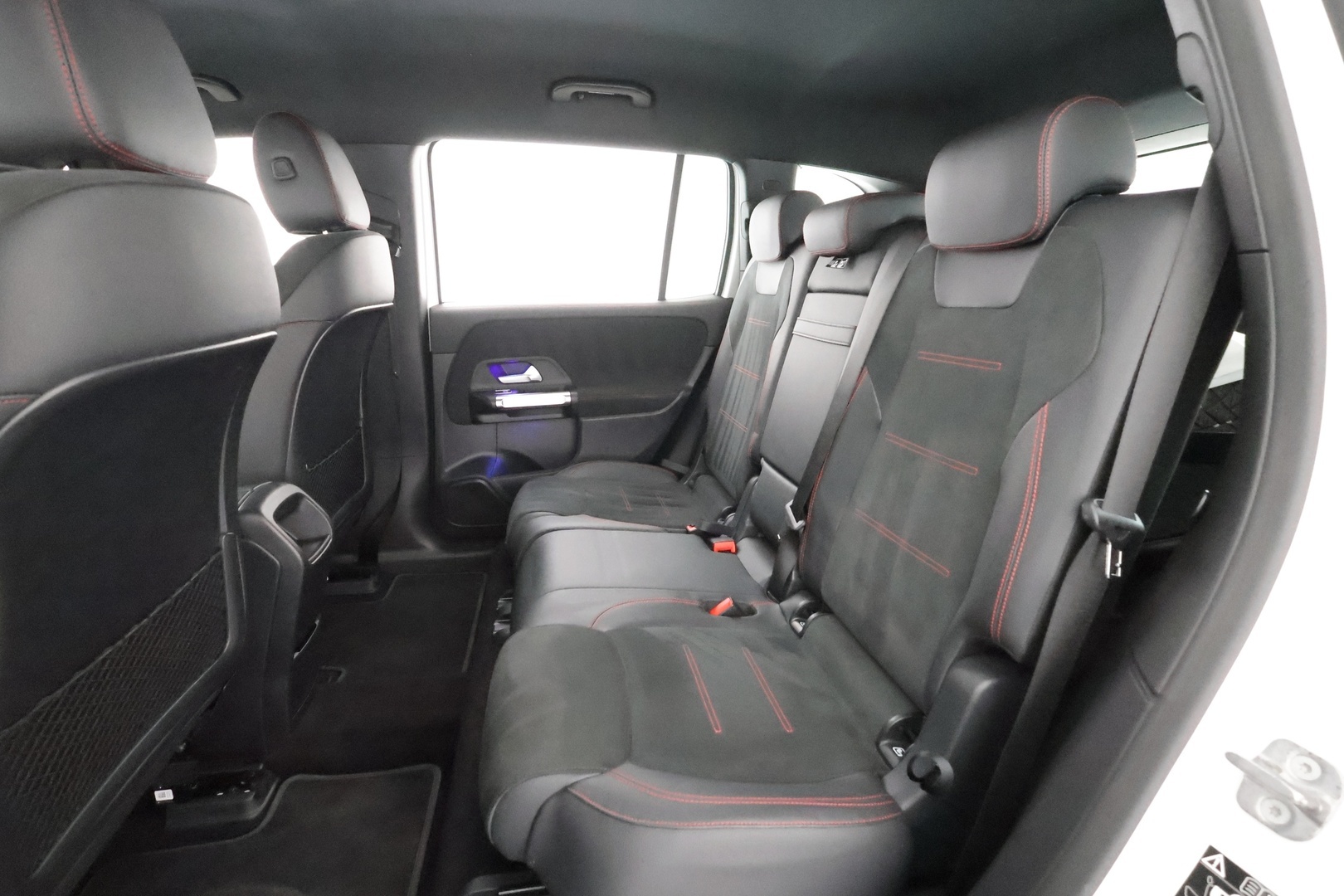 MERCEDES-BENZ EQB 2023