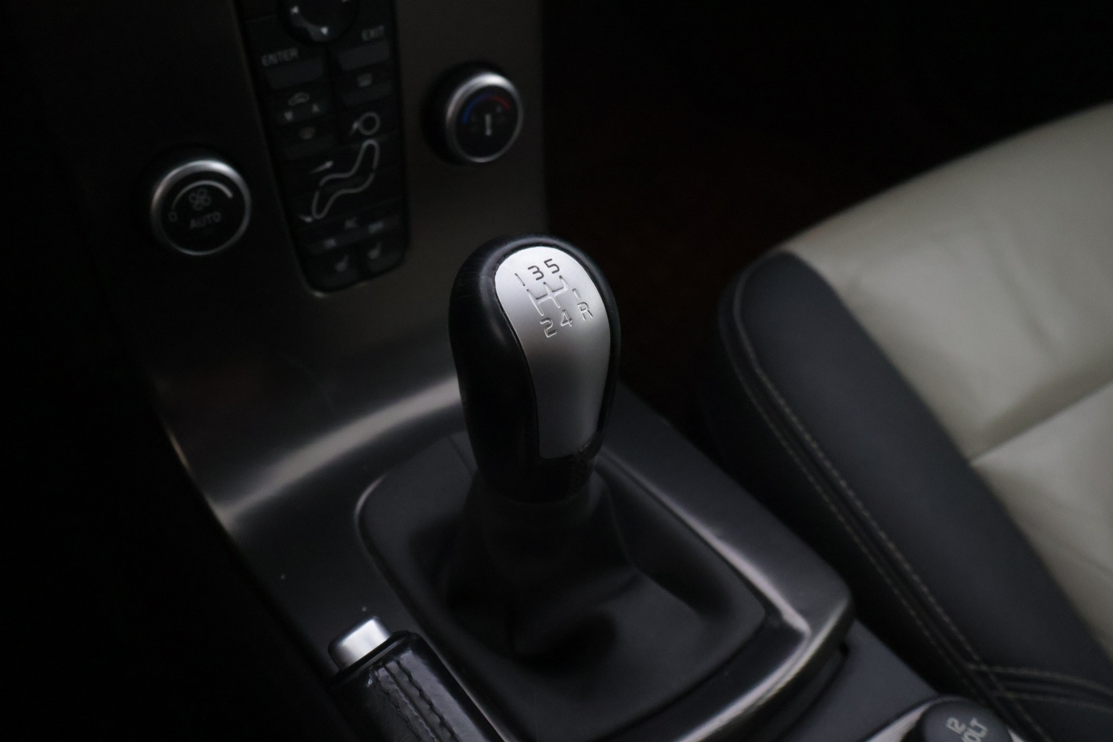 VOLVO V50 2008