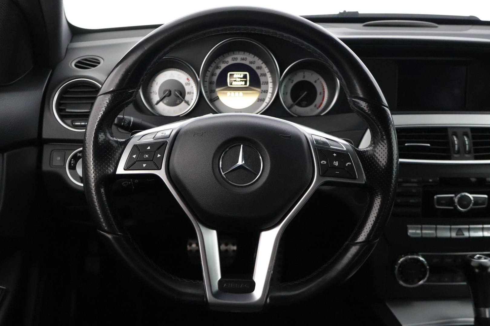 MERCEDES-BENZ C 2011