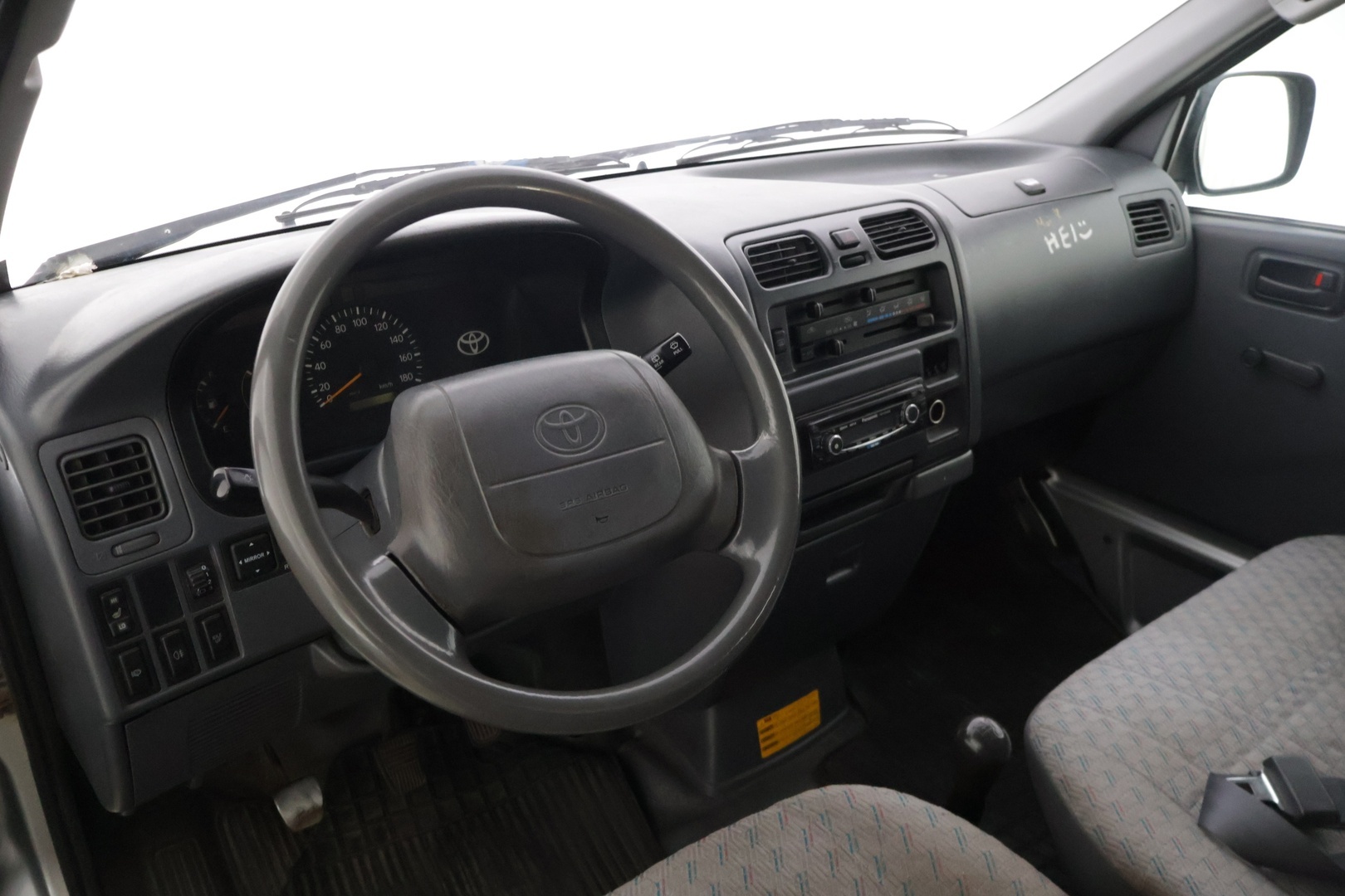 TOYOTA Hiace 2006