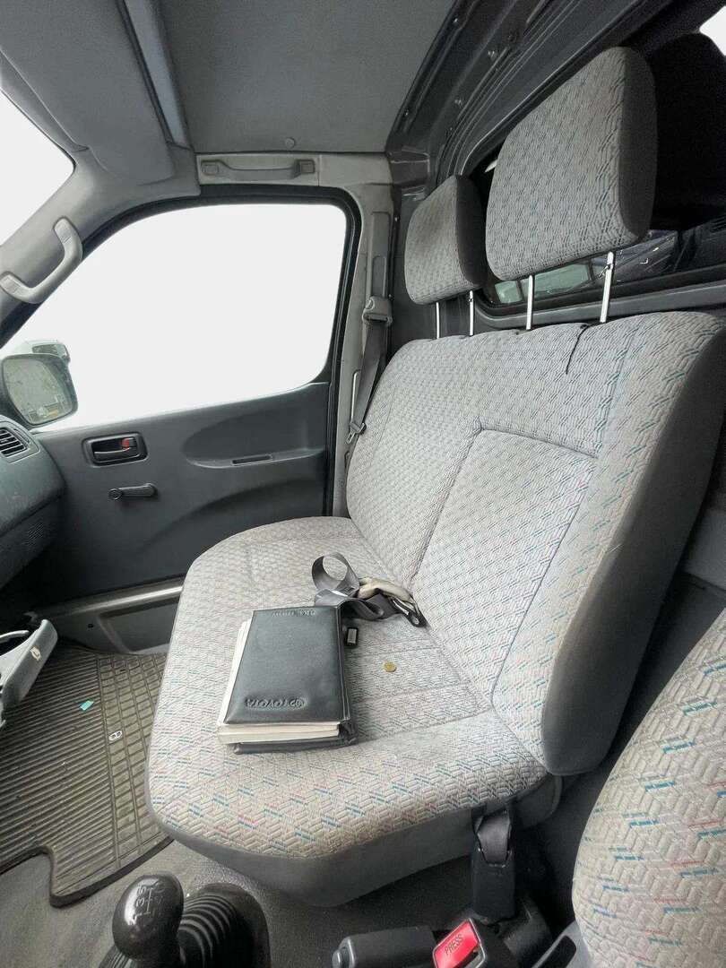 TOYOTA Hiace 2006