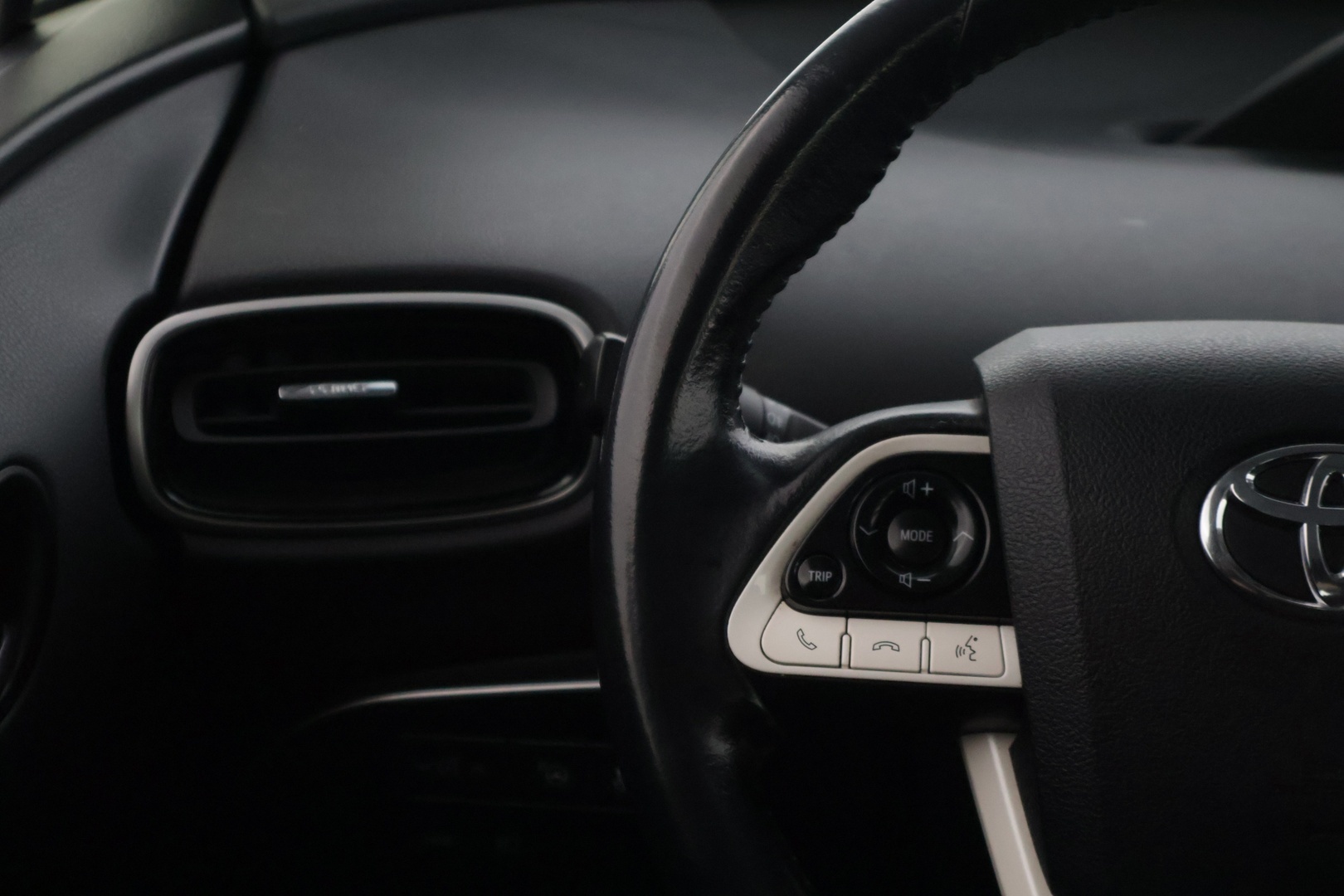 TOYOTA Prius Plug-in 2019