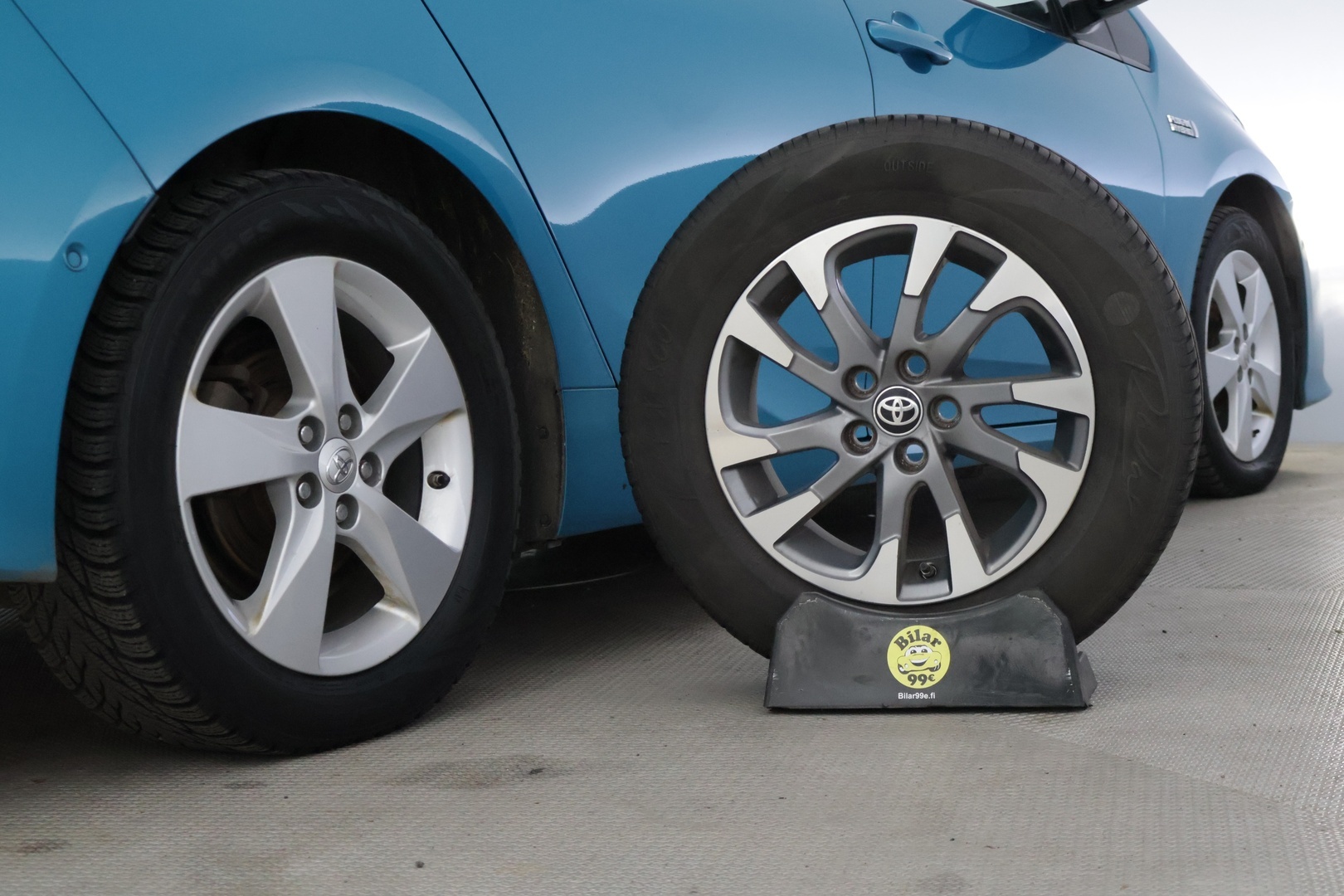 TOYOTA Prius Plug-in 2019