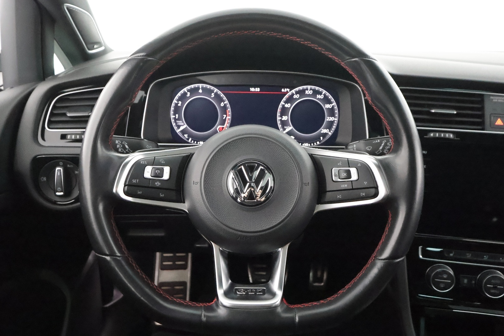 VOLKSWAGEN Golf 2019