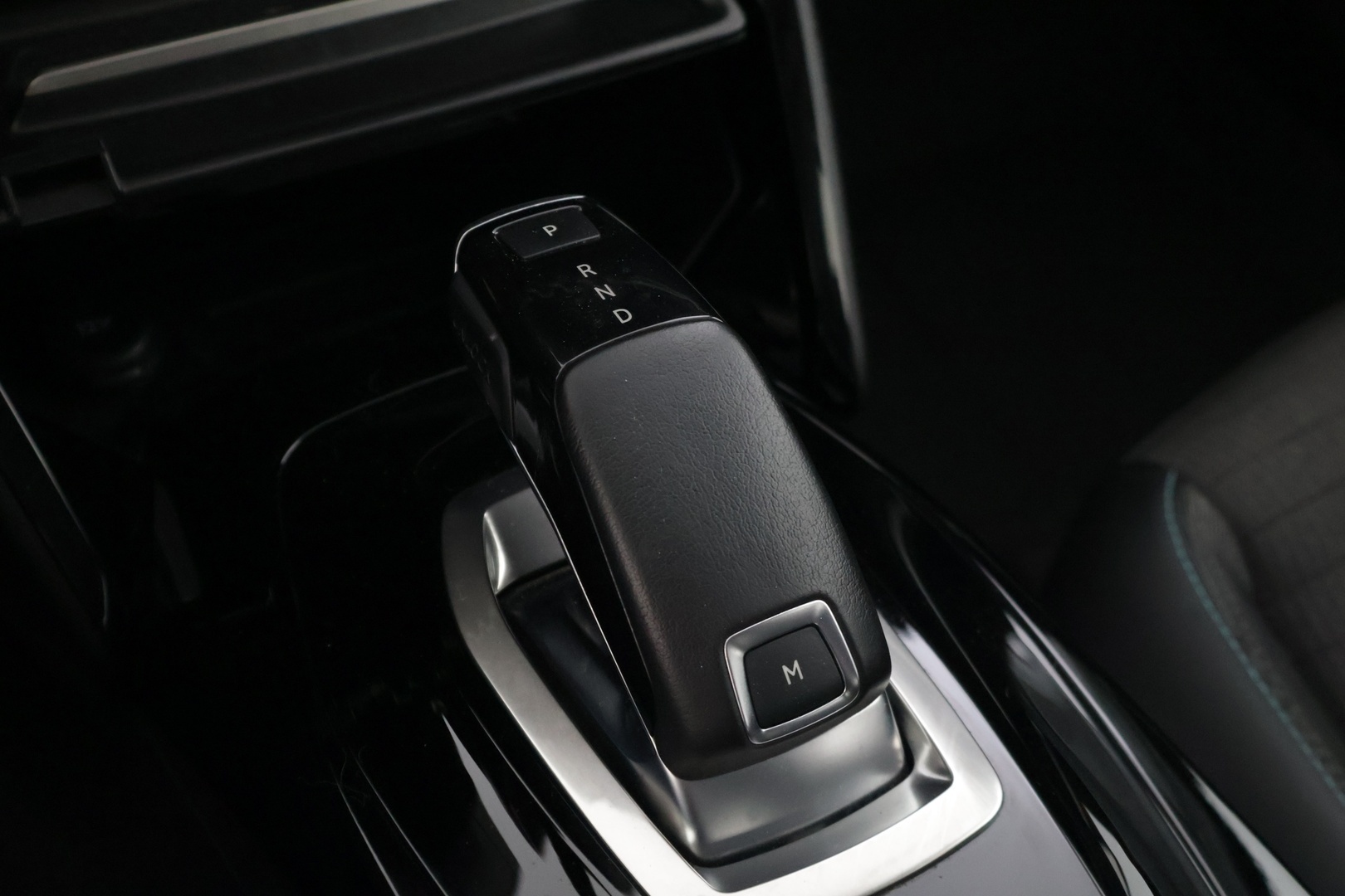 PEUGEOT 2008 2021
