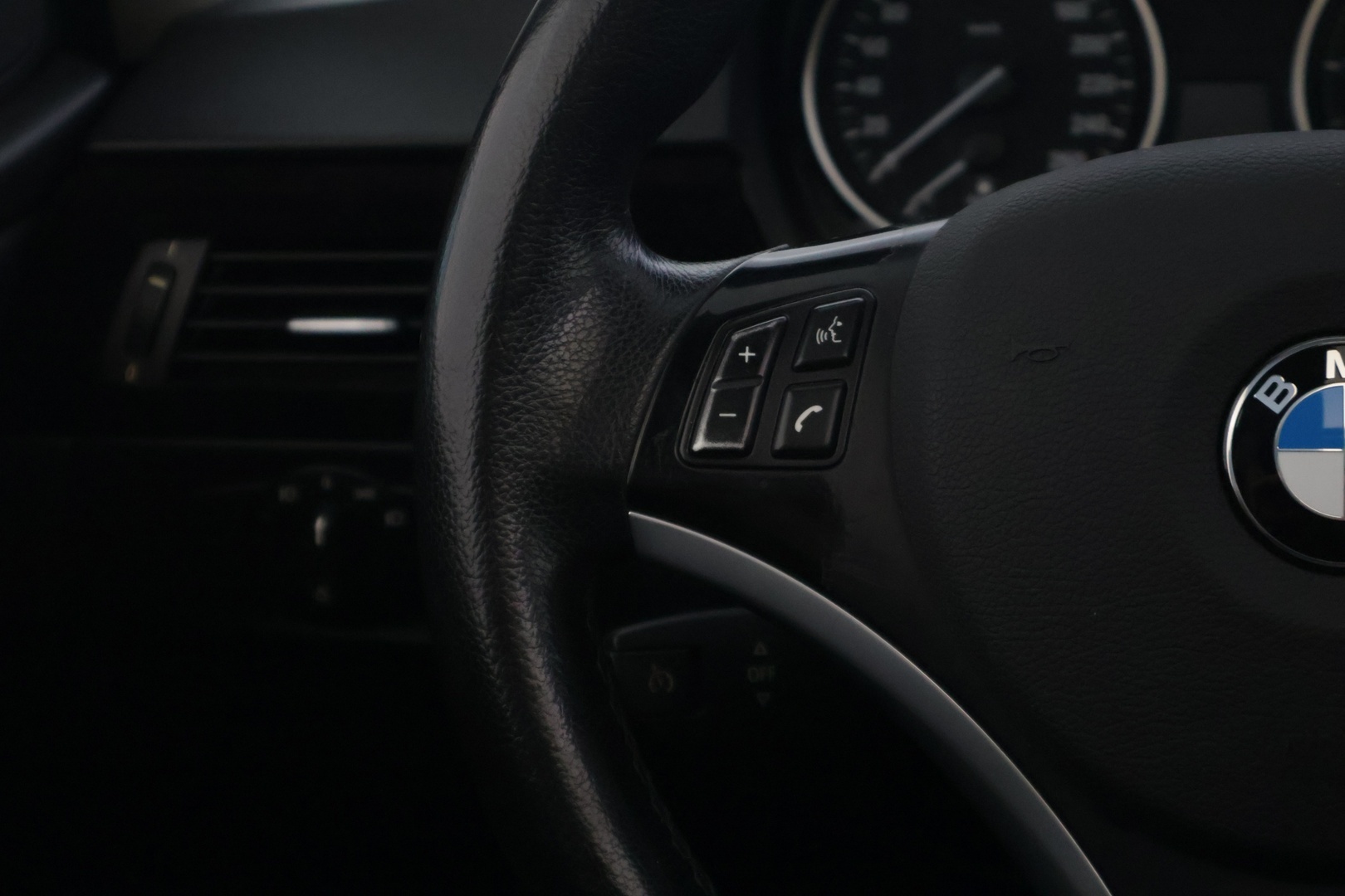BMW 330 2008