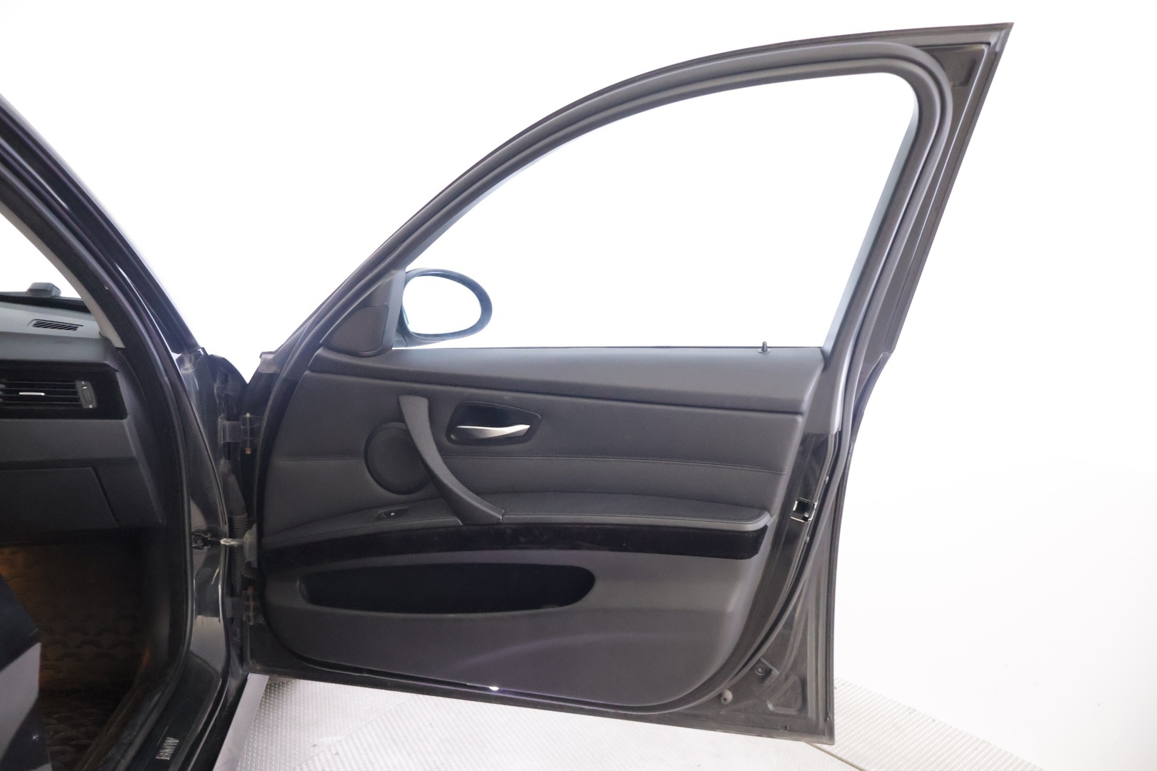 BMW 330 2008