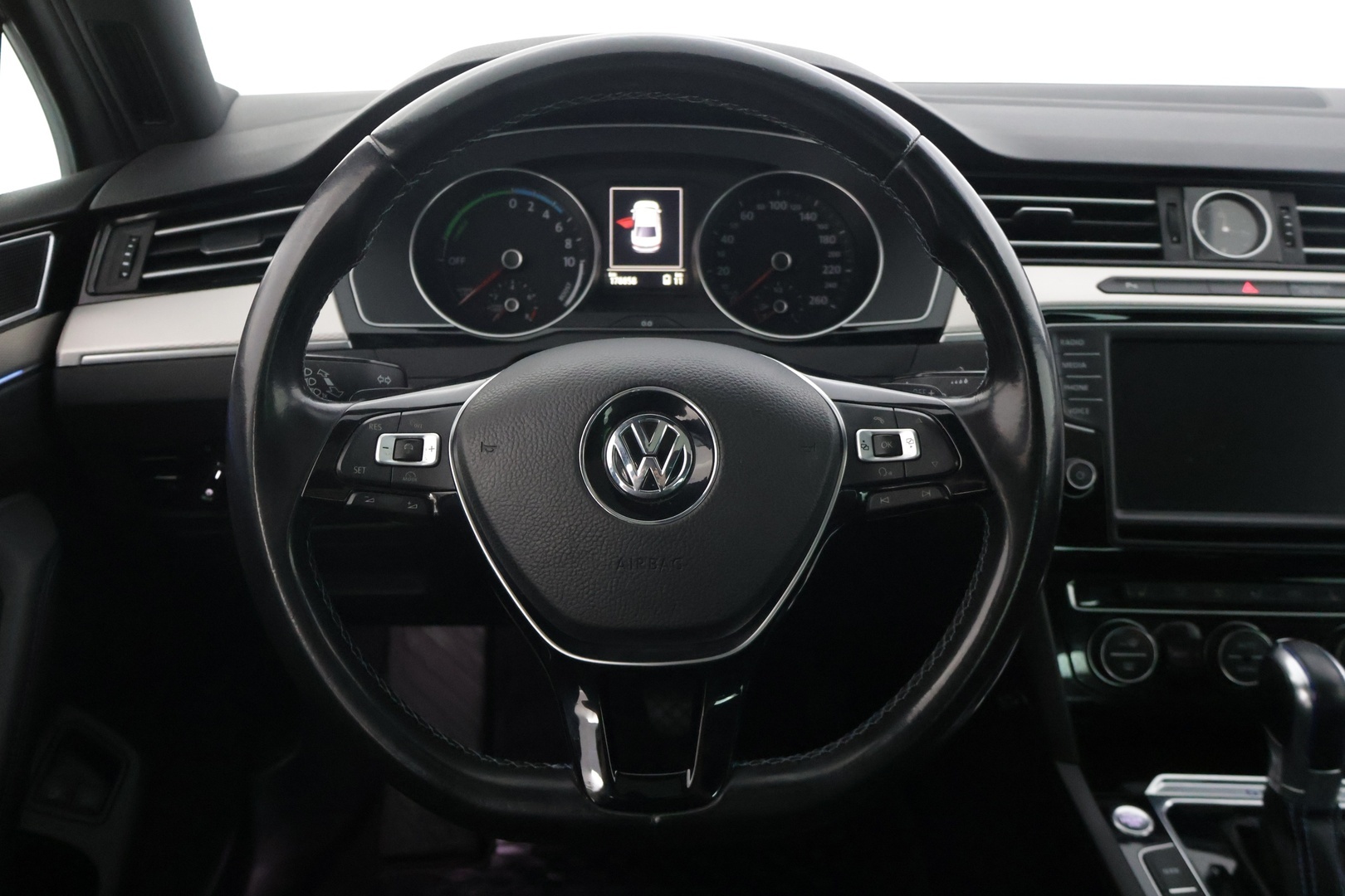 VOLKSWAGEN PASSAT 2016