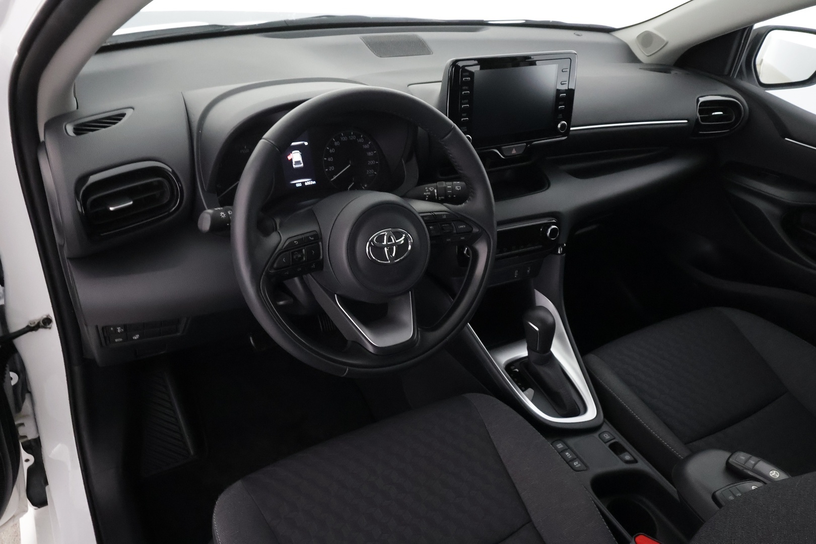 TOYOTA Yaris 2023