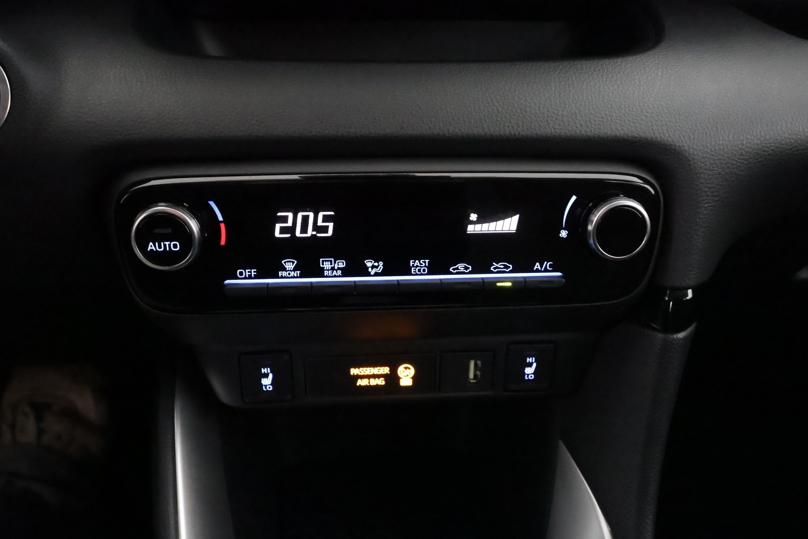TOYOTA Yaris 2023