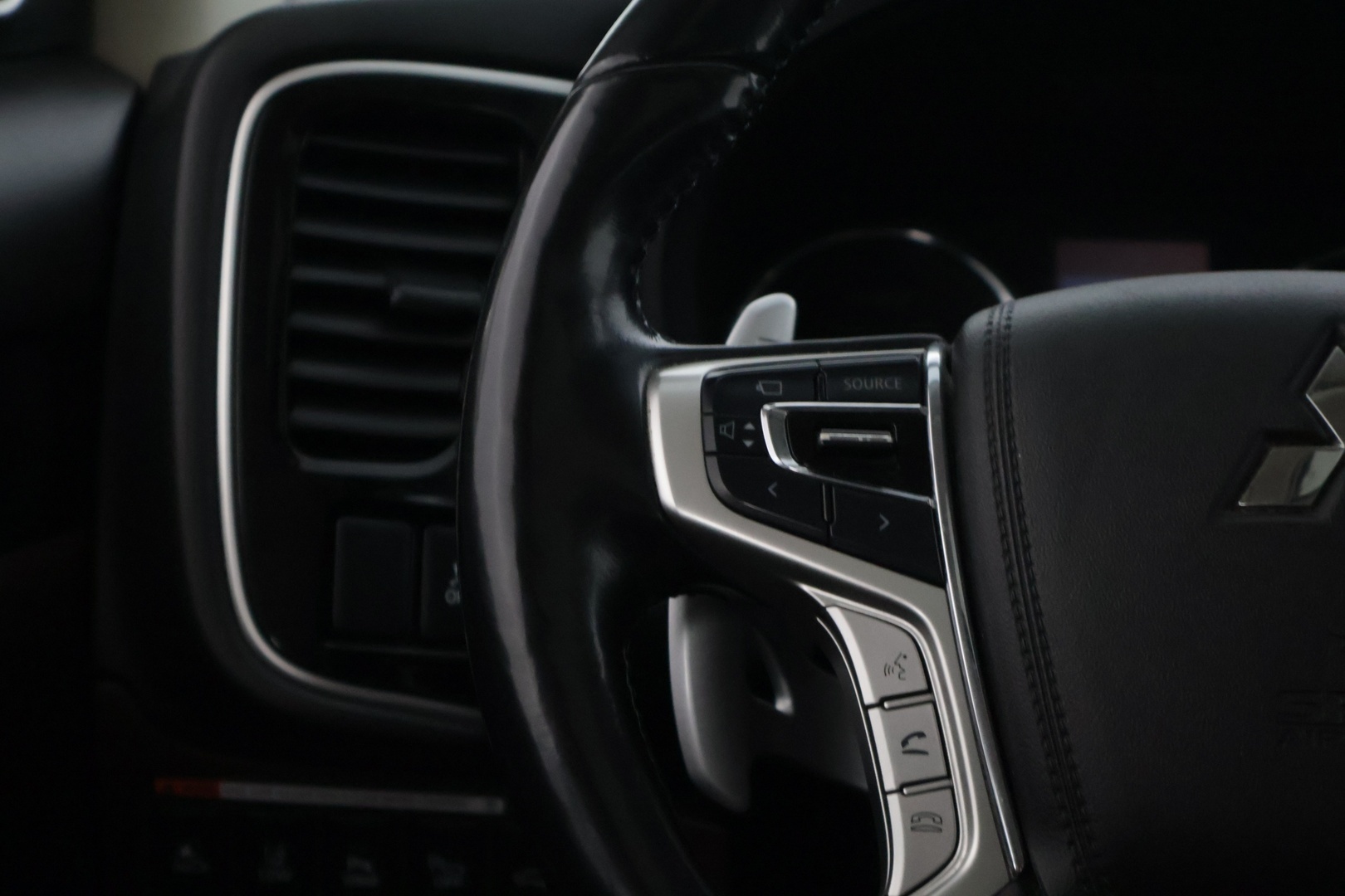 MITSUBISHI Outlander PHEV 2017