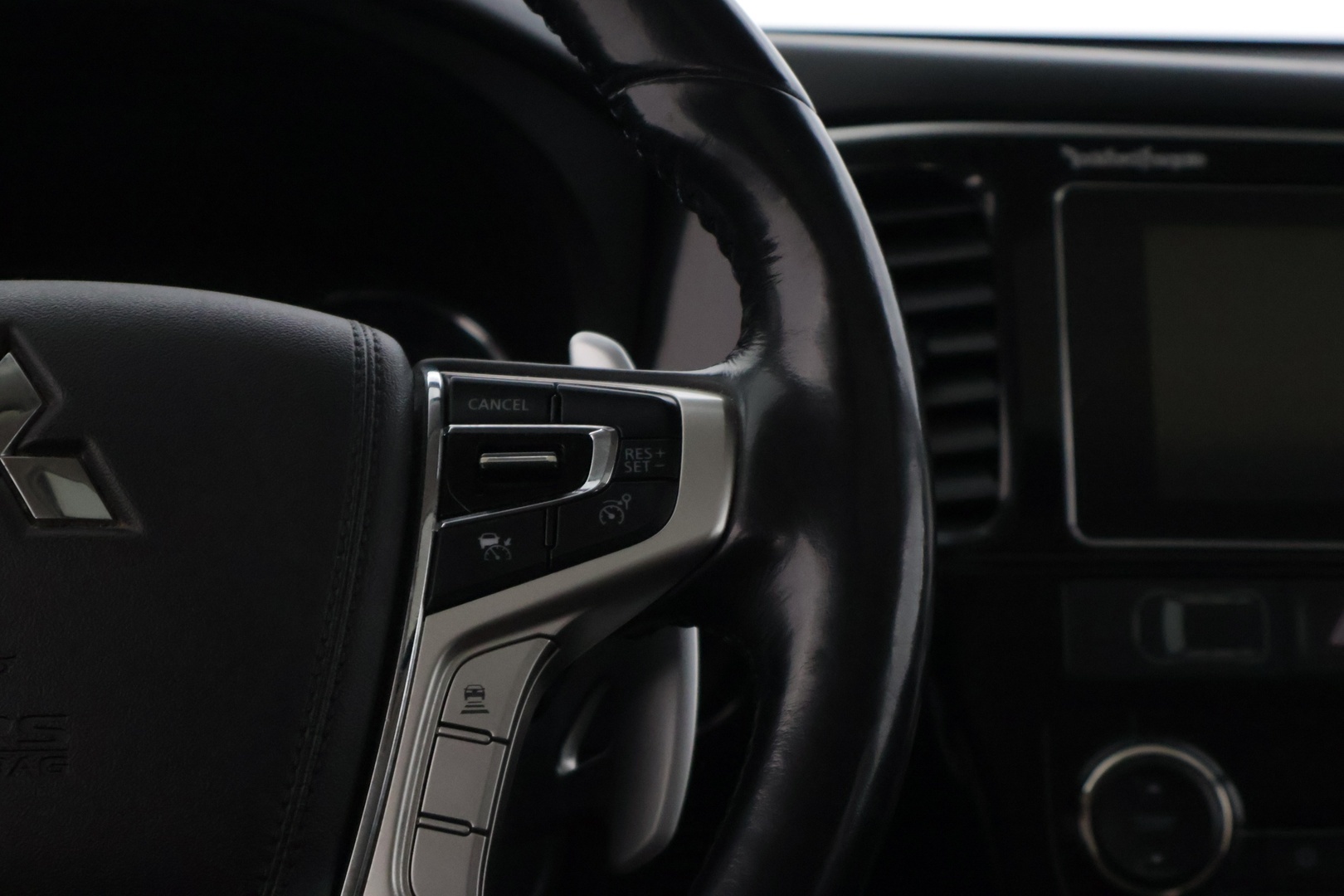 MITSUBISHI Outlander PHEV 2017