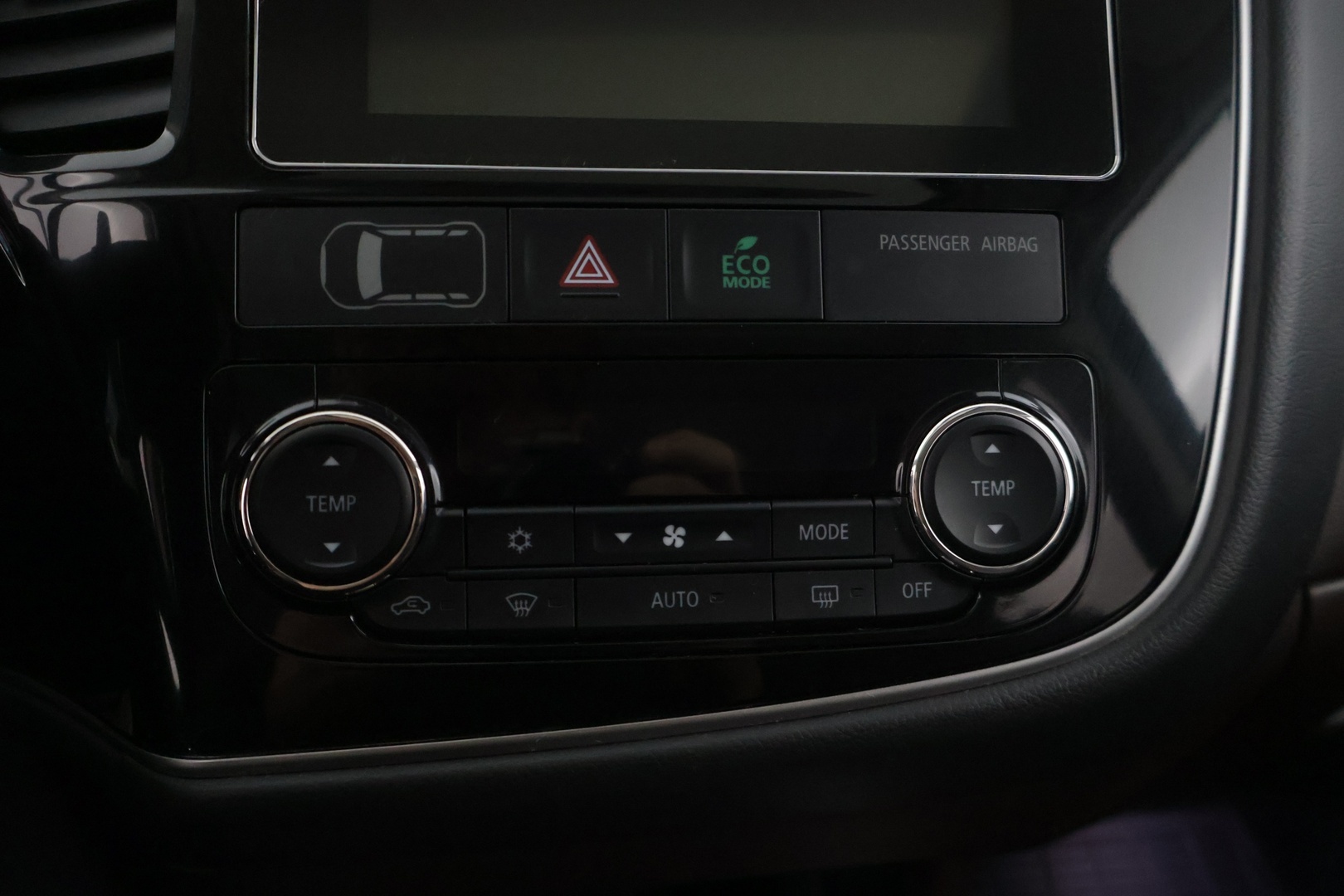 MITSUBISHI Outlander PHEV 2017