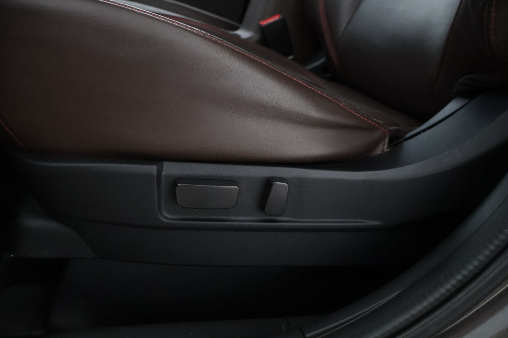 MITSUBISHI Outlander PHEV 2017