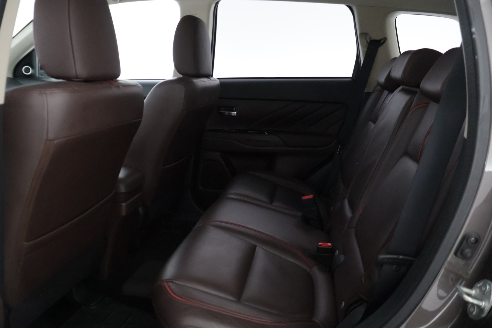 MITSUBISHI Outlander PHEV 2017