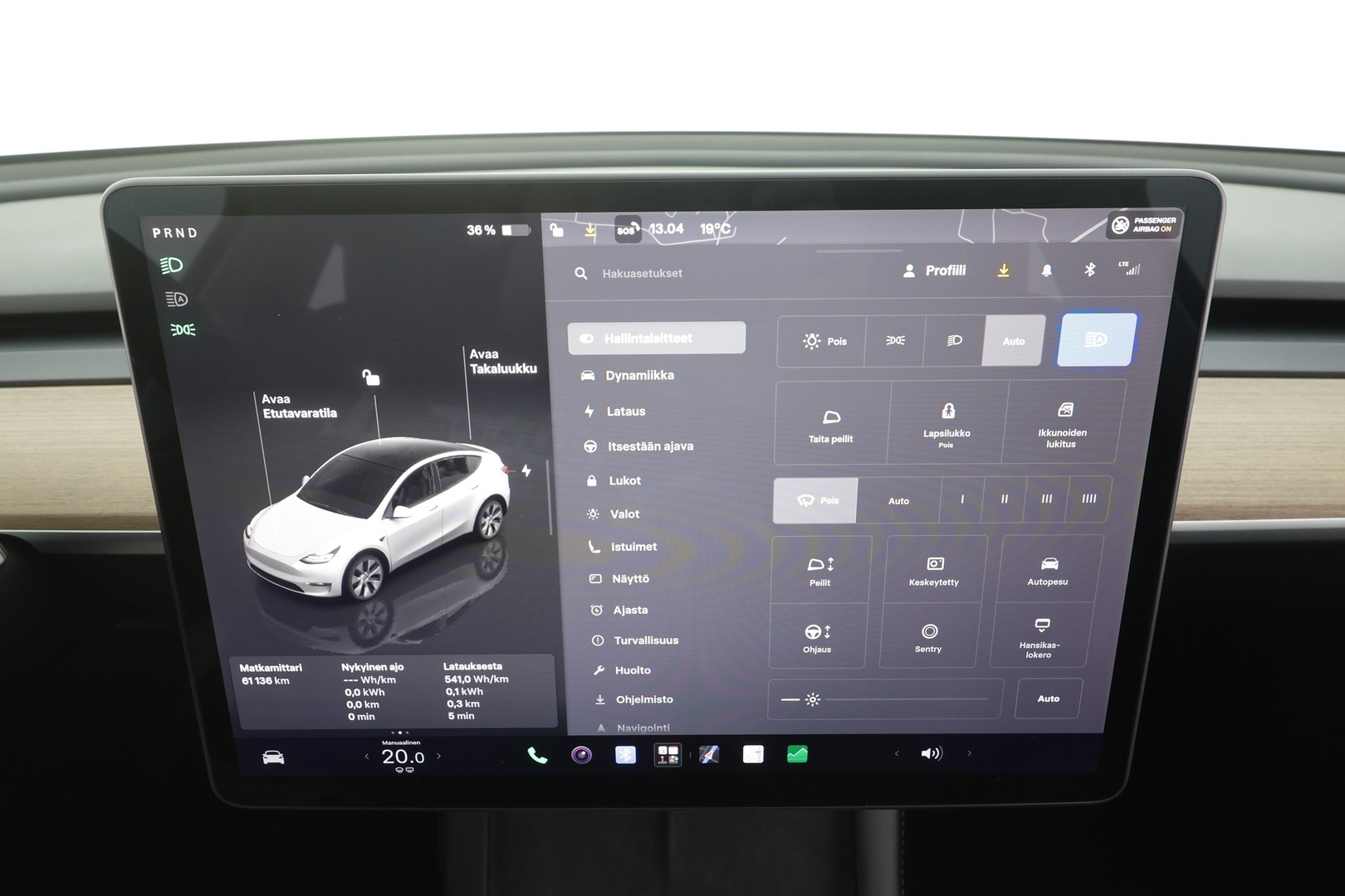 TESLA Model Y 2024