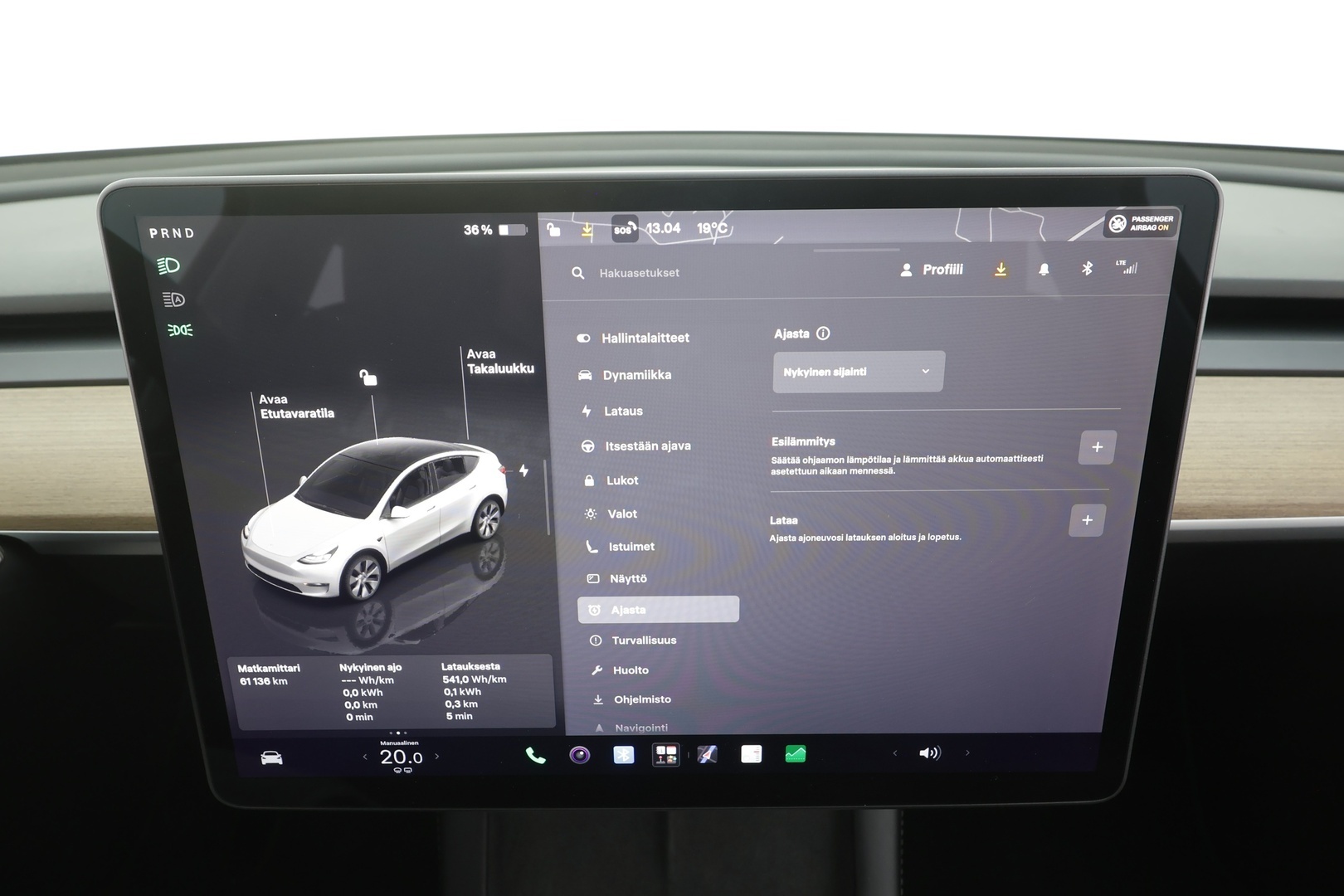TESLA Model Y 2024