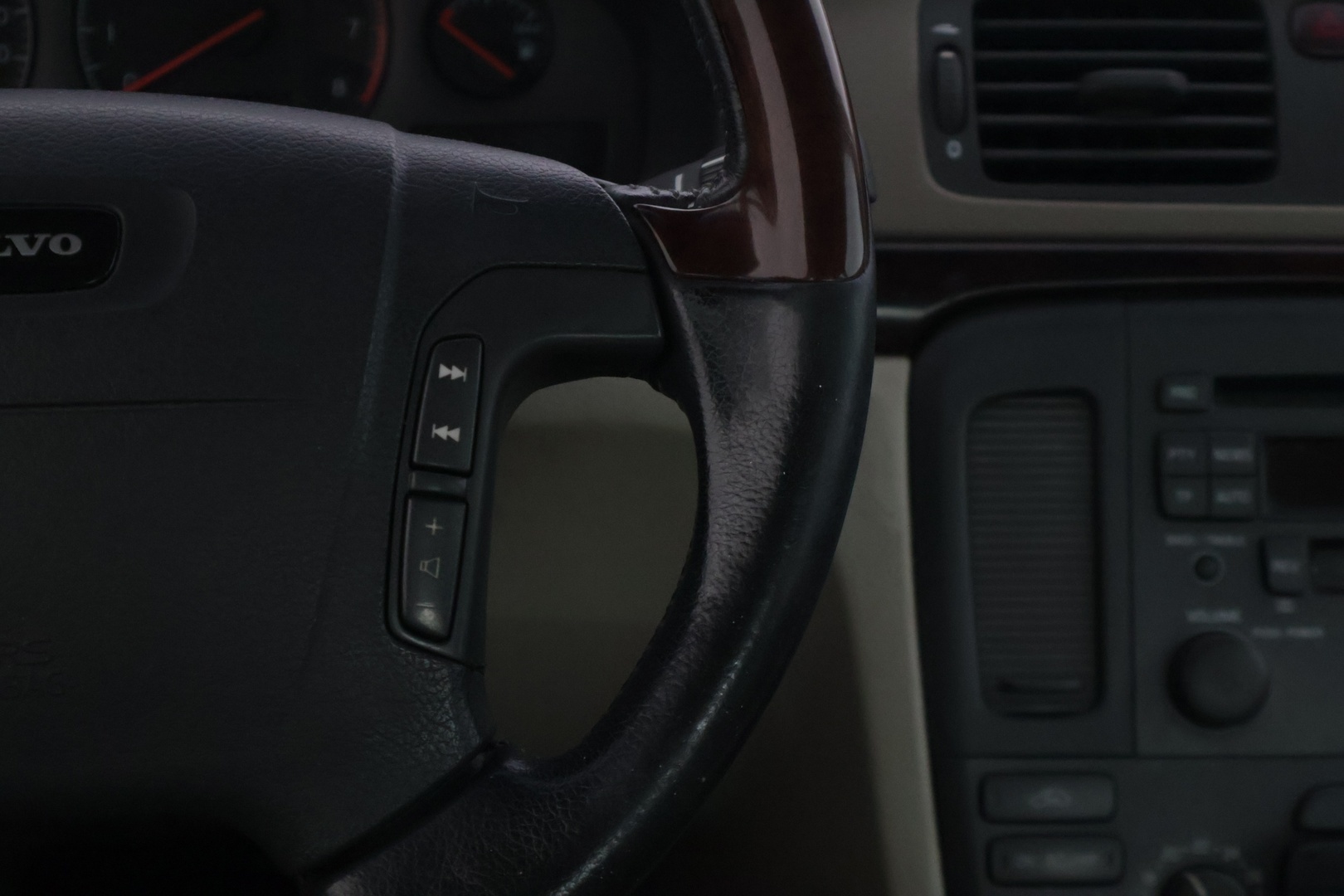 VOLVO S80 2001