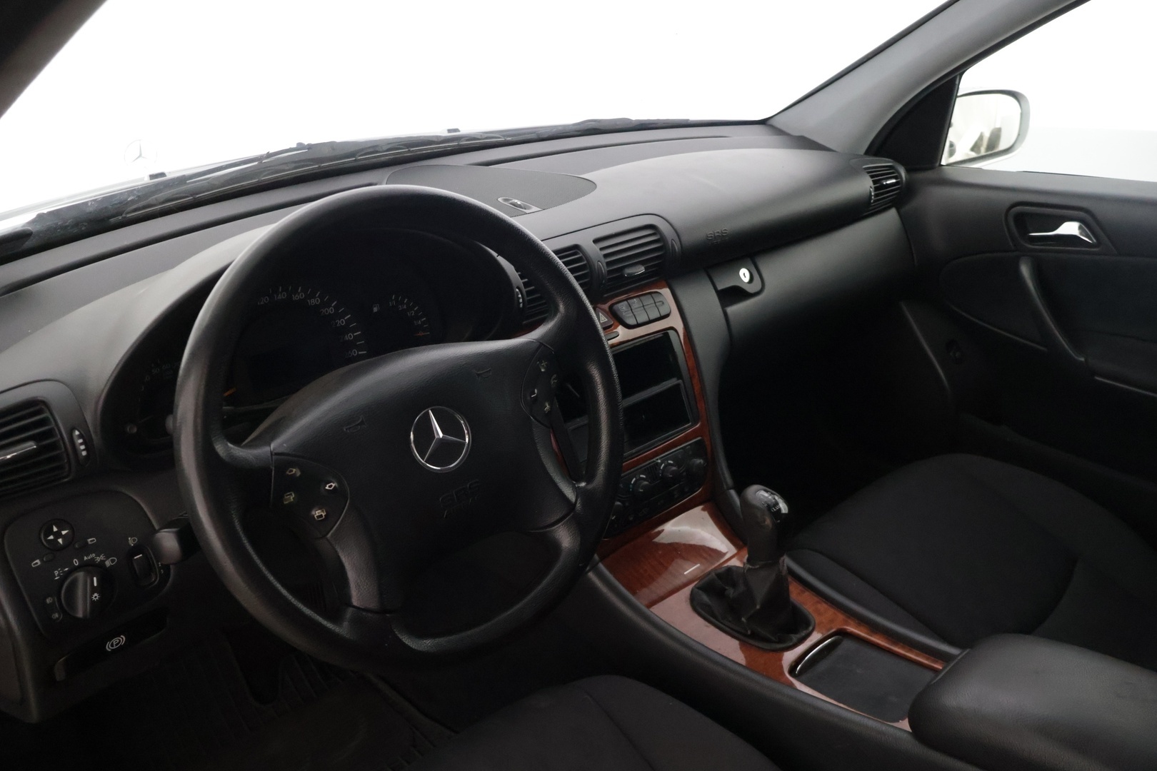 MERCEDES-BENZ C 2000