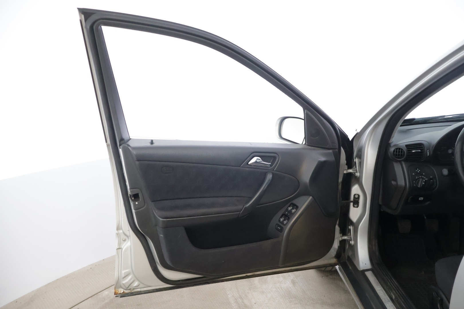 MERCEDES-BENZ C 2000