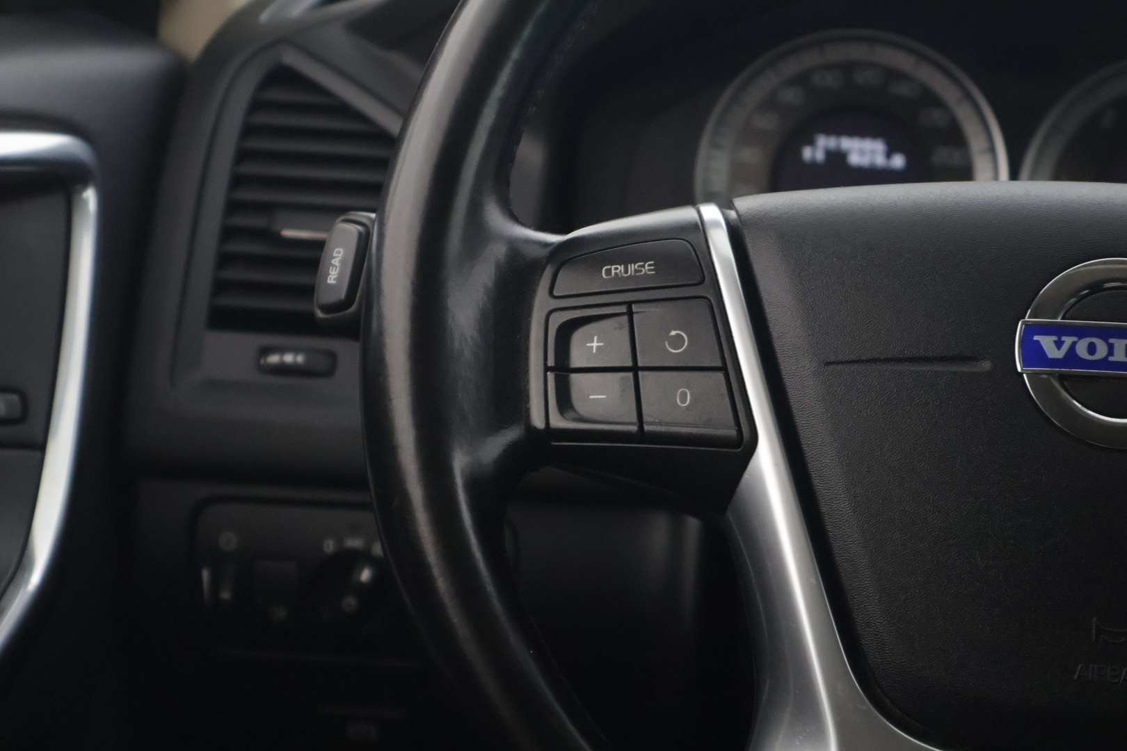 VOLVO XC60 2012