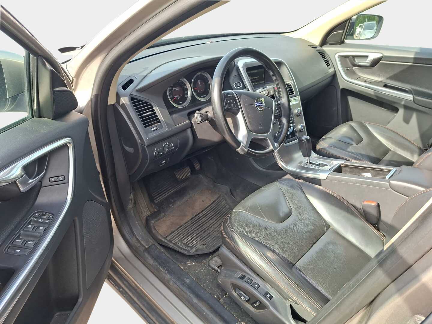 VOLVO XC60 2012