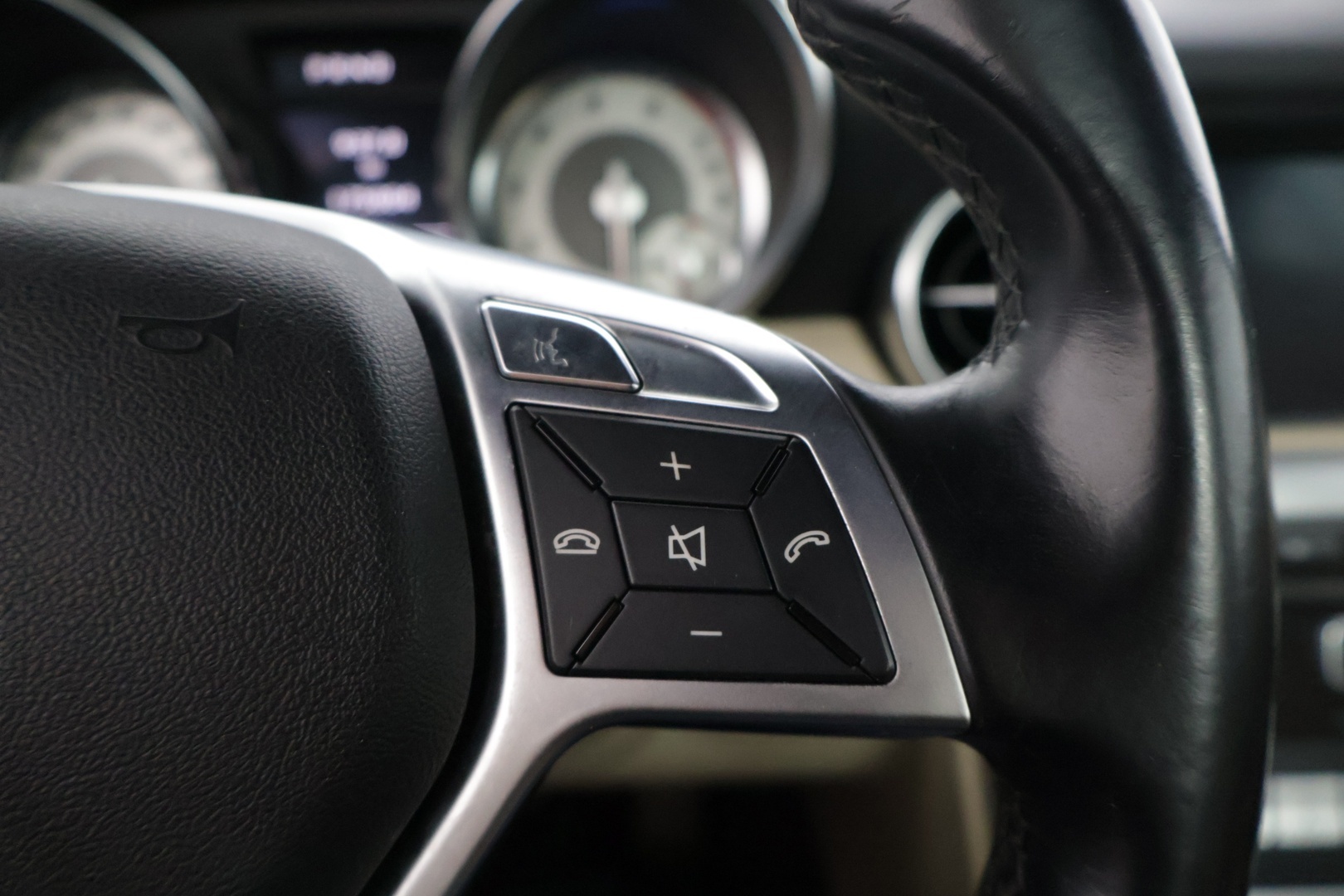 MERCEDES-BENZ SLK 2012