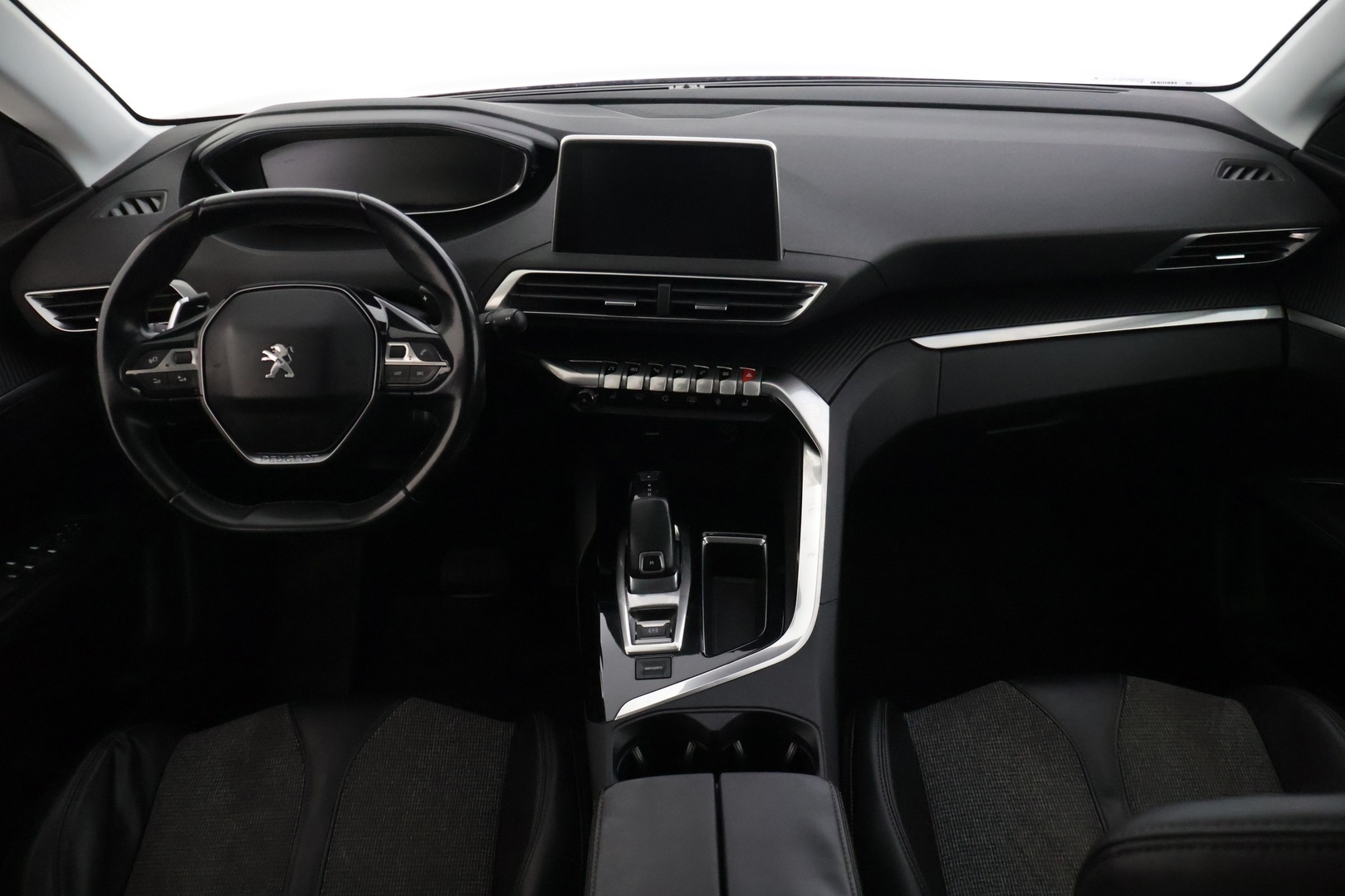 PEUGEOT 3008 2018