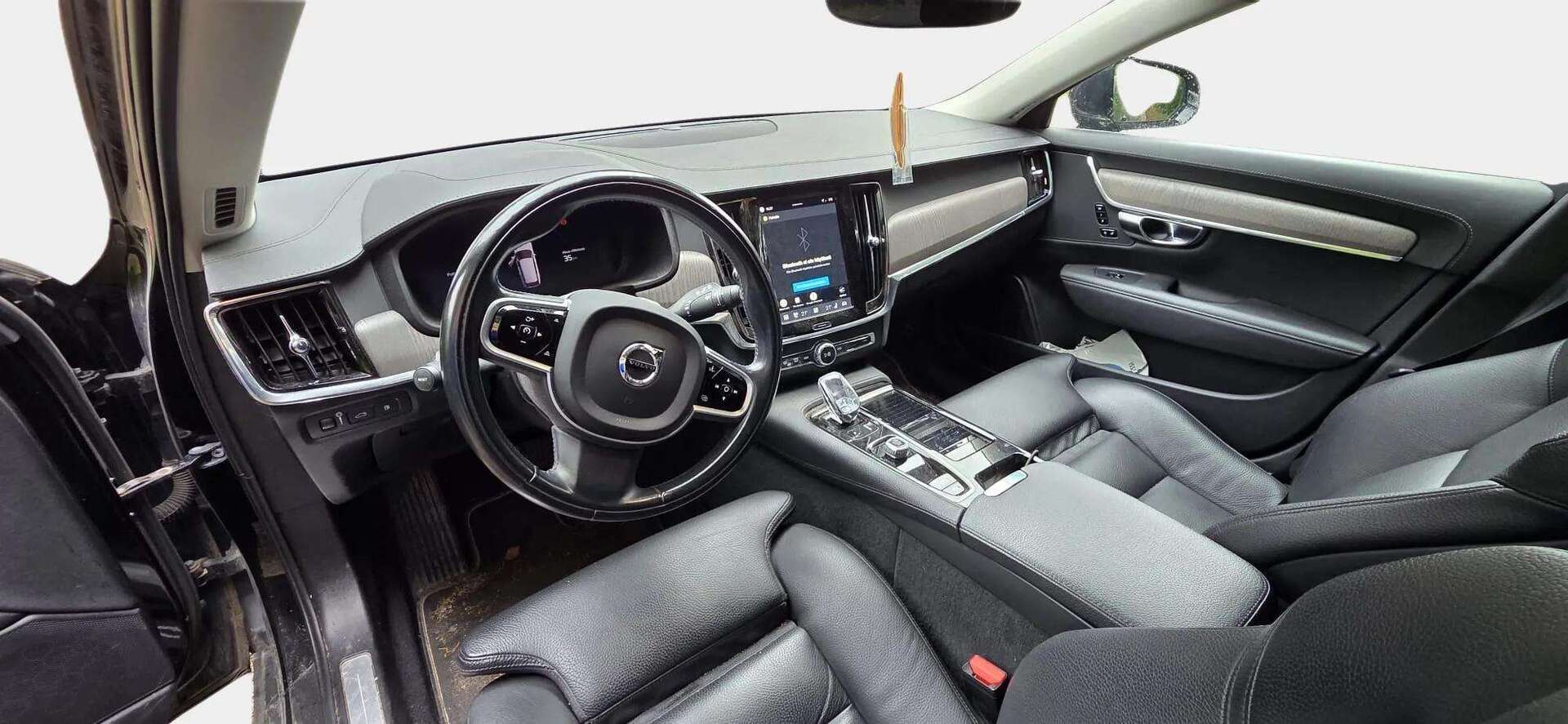 VOLVO V90 2022