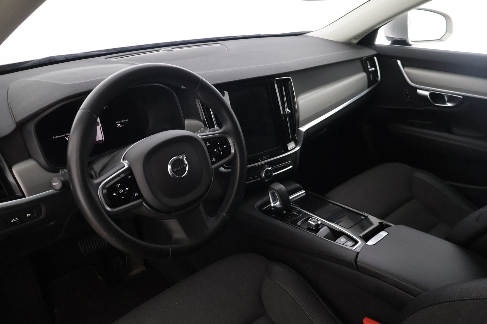 VOLVO V90 2023