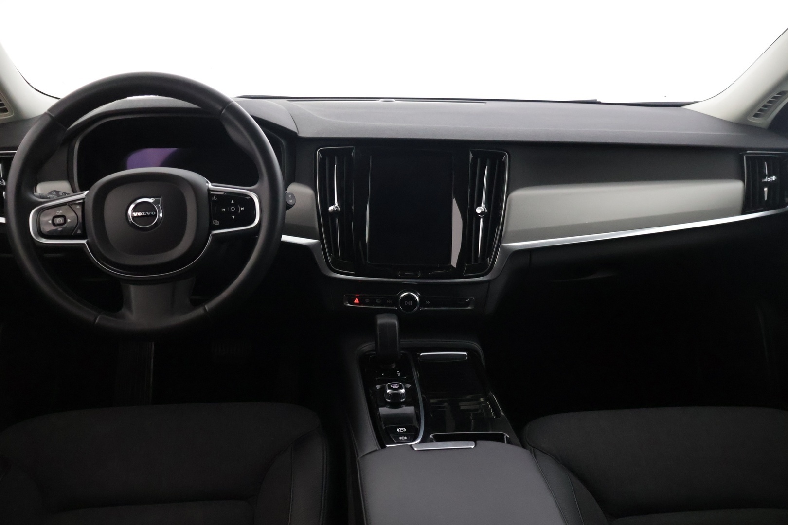 VOLVO V90 2023