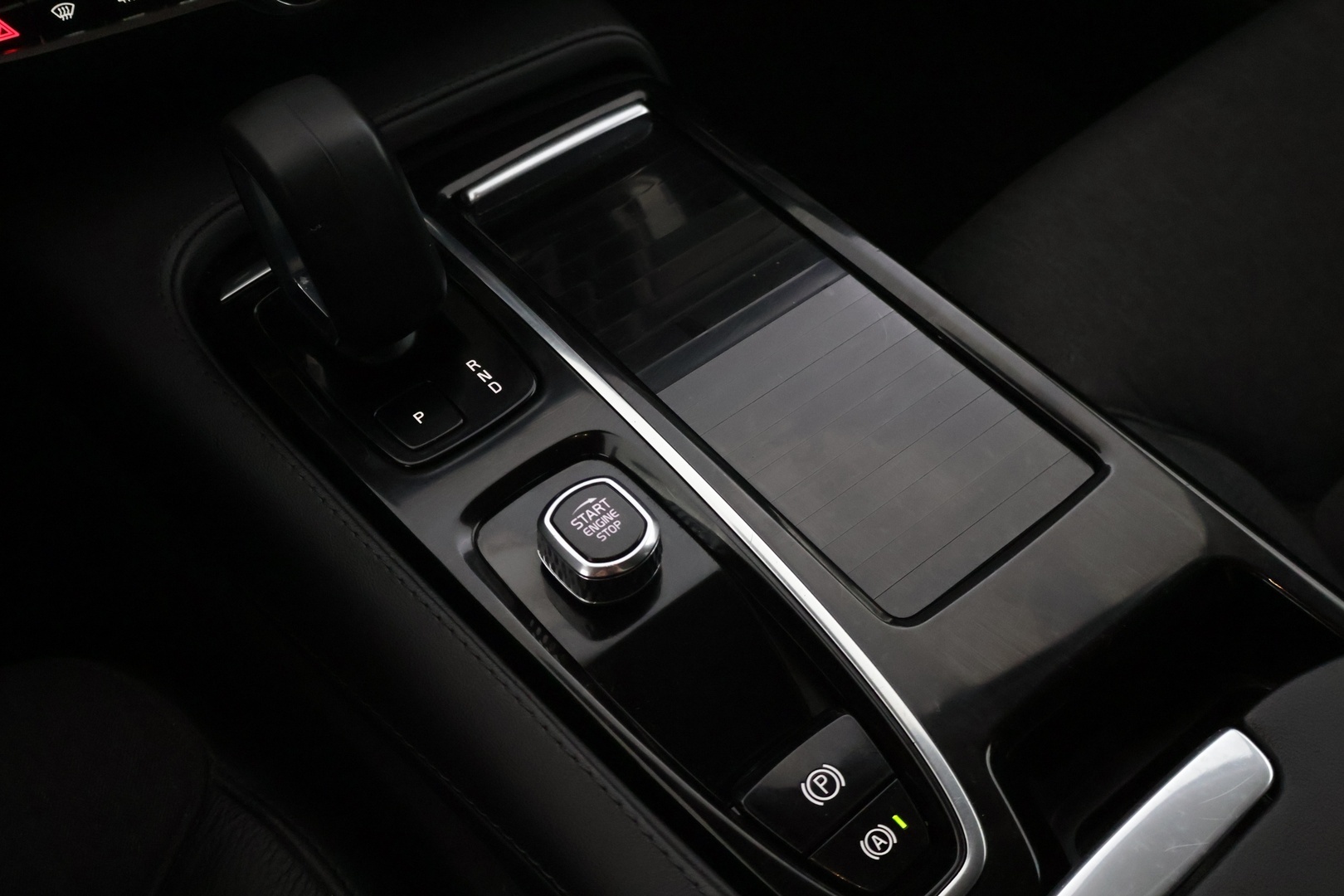 VOLVO V90 2023