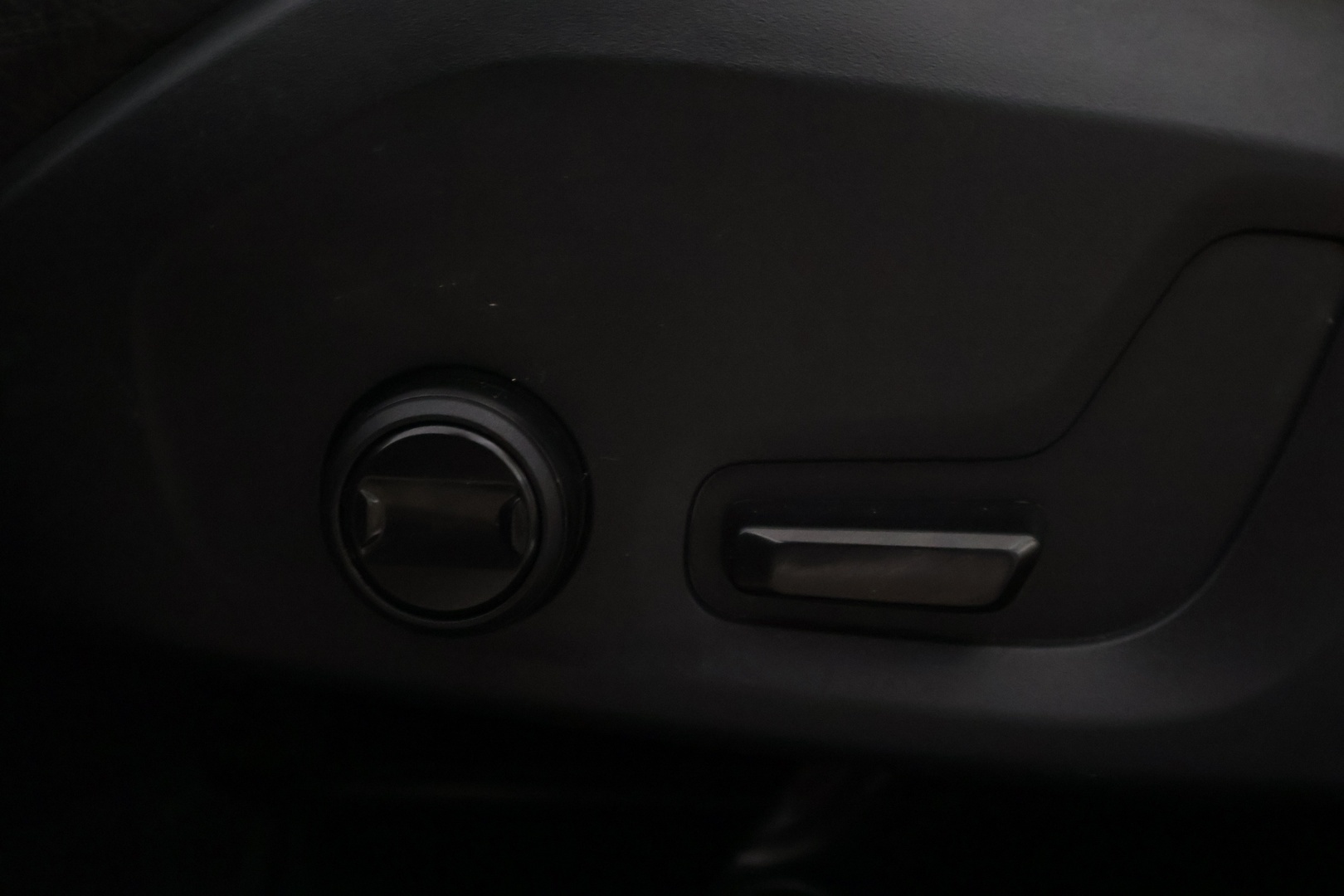 VOLVO V90 2023