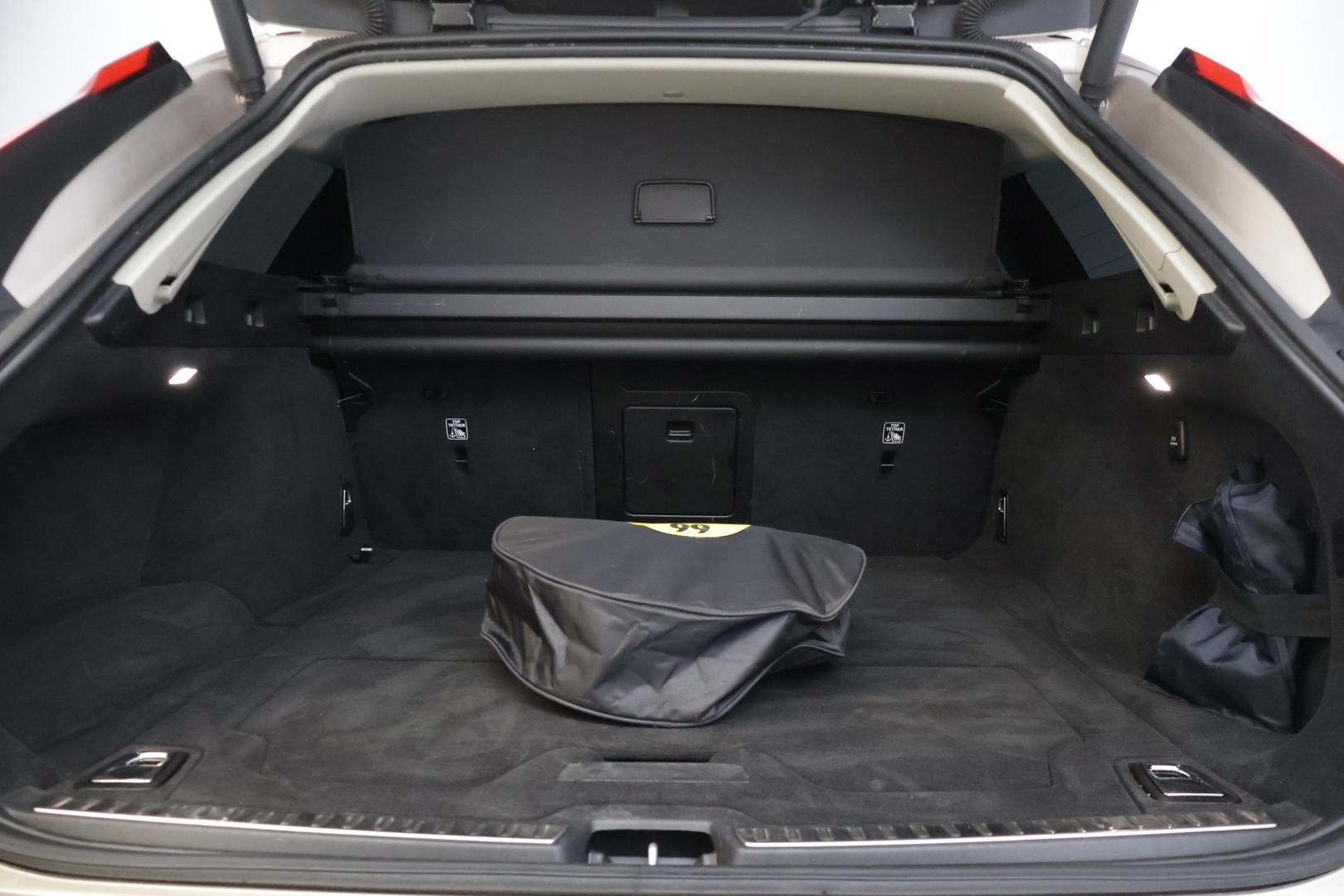 VOLVO V90 2023