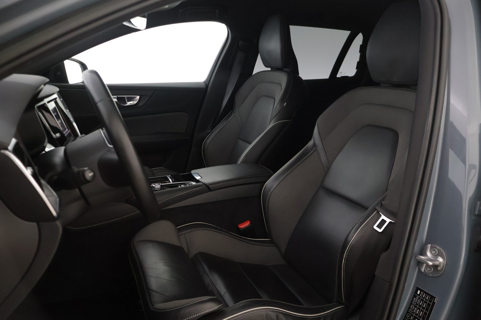 VOLVO V60 2022