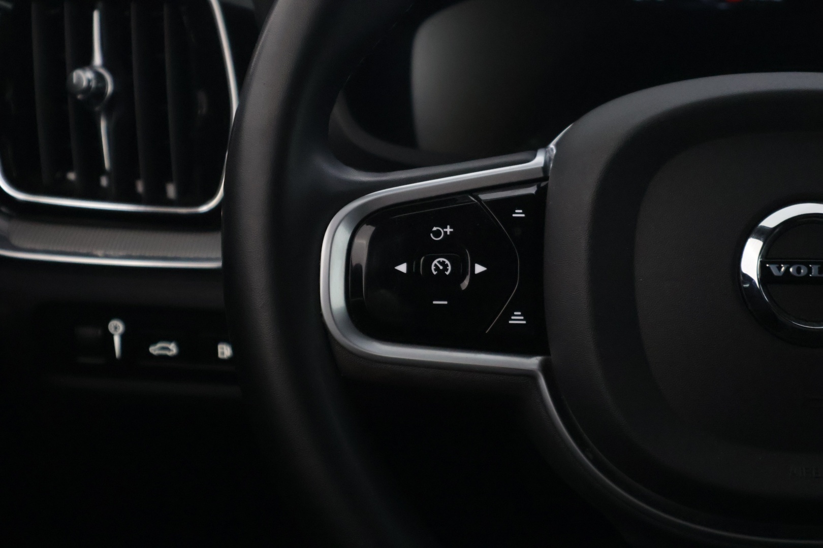 VOLVO V60 2022