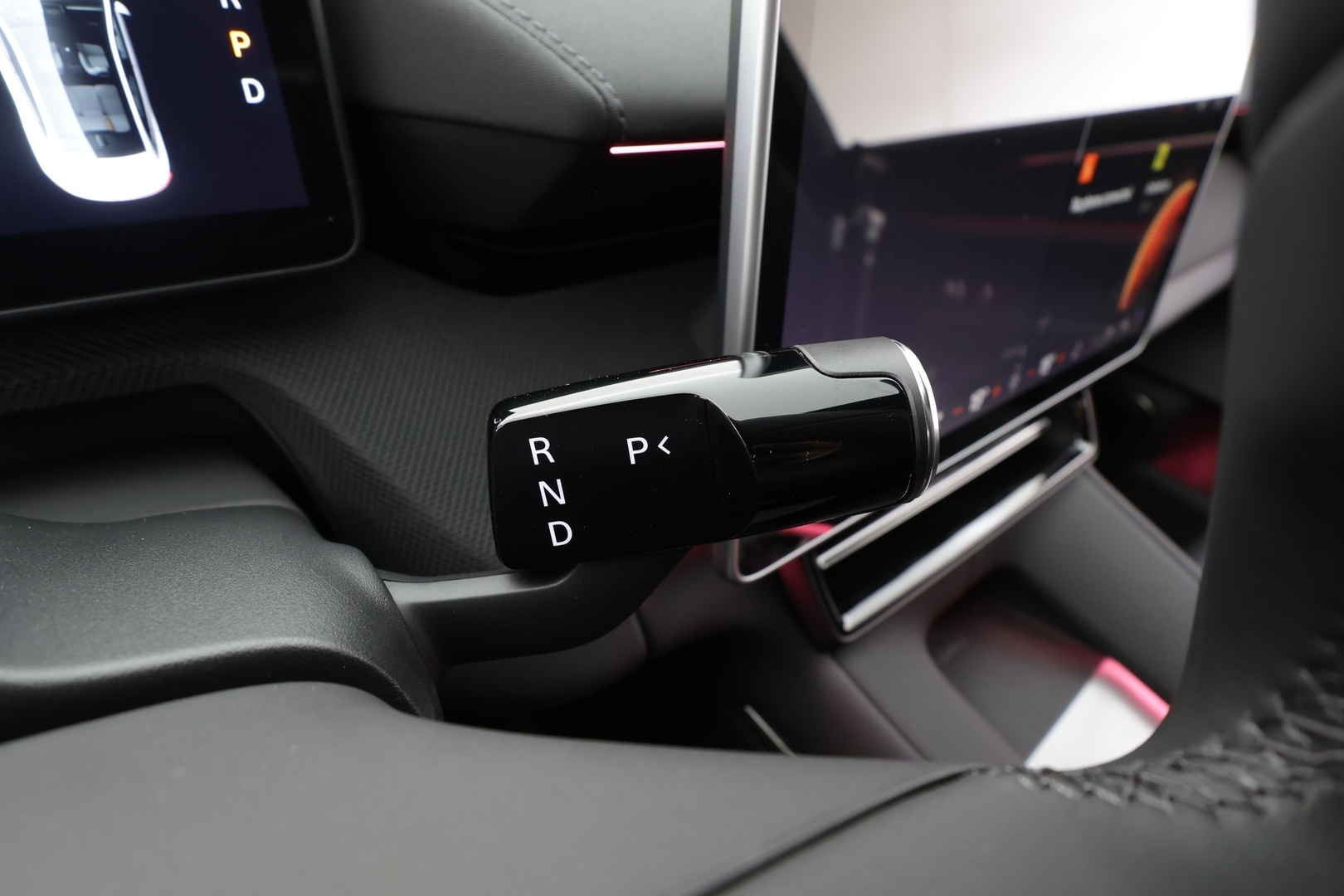 POLESTAR 4 2024