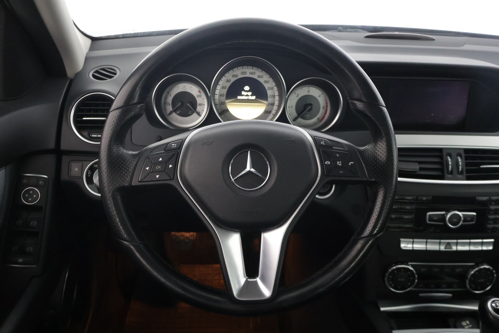 MERCEDES-BENZ C 2011