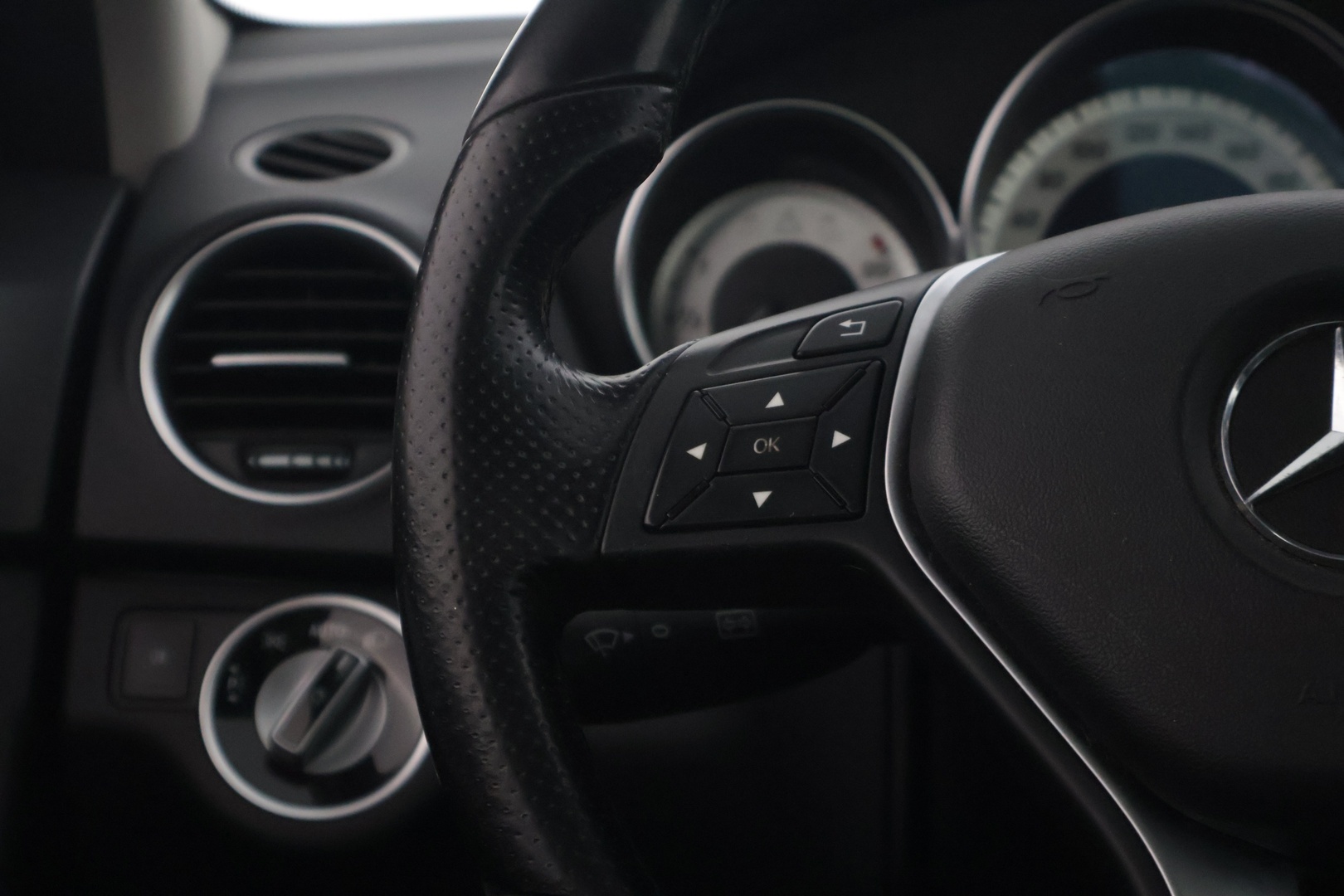 MERCEDES-BENZ C 2011