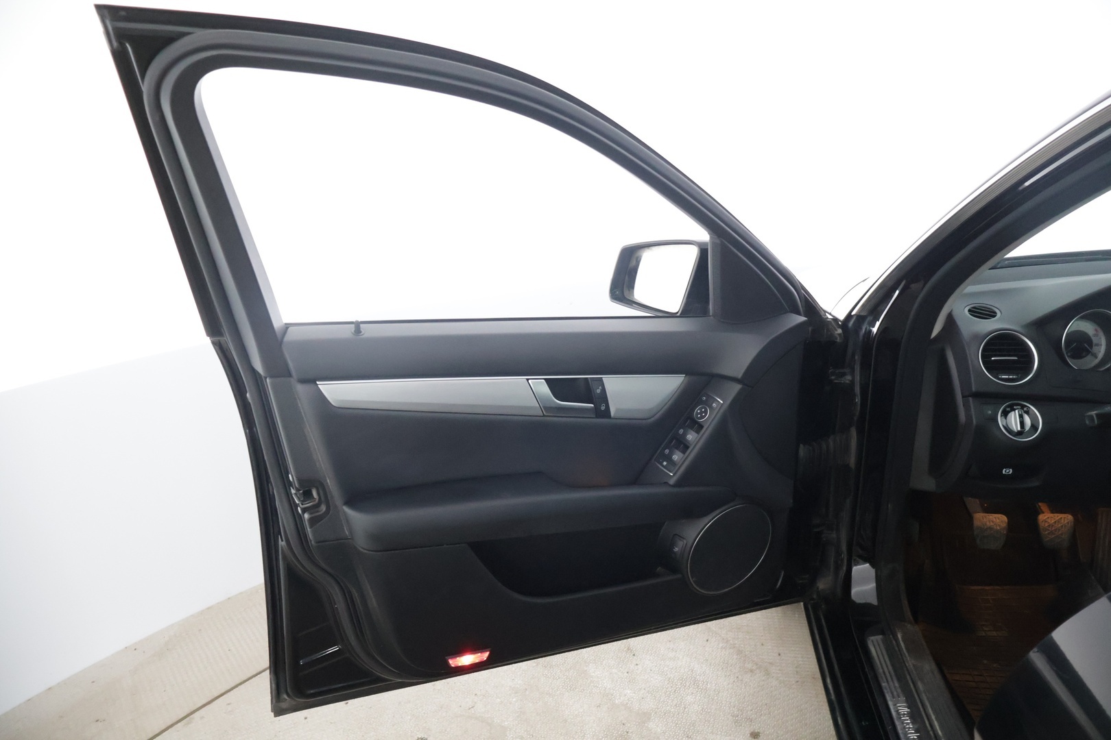 MERCEDES-BENZ C 2011