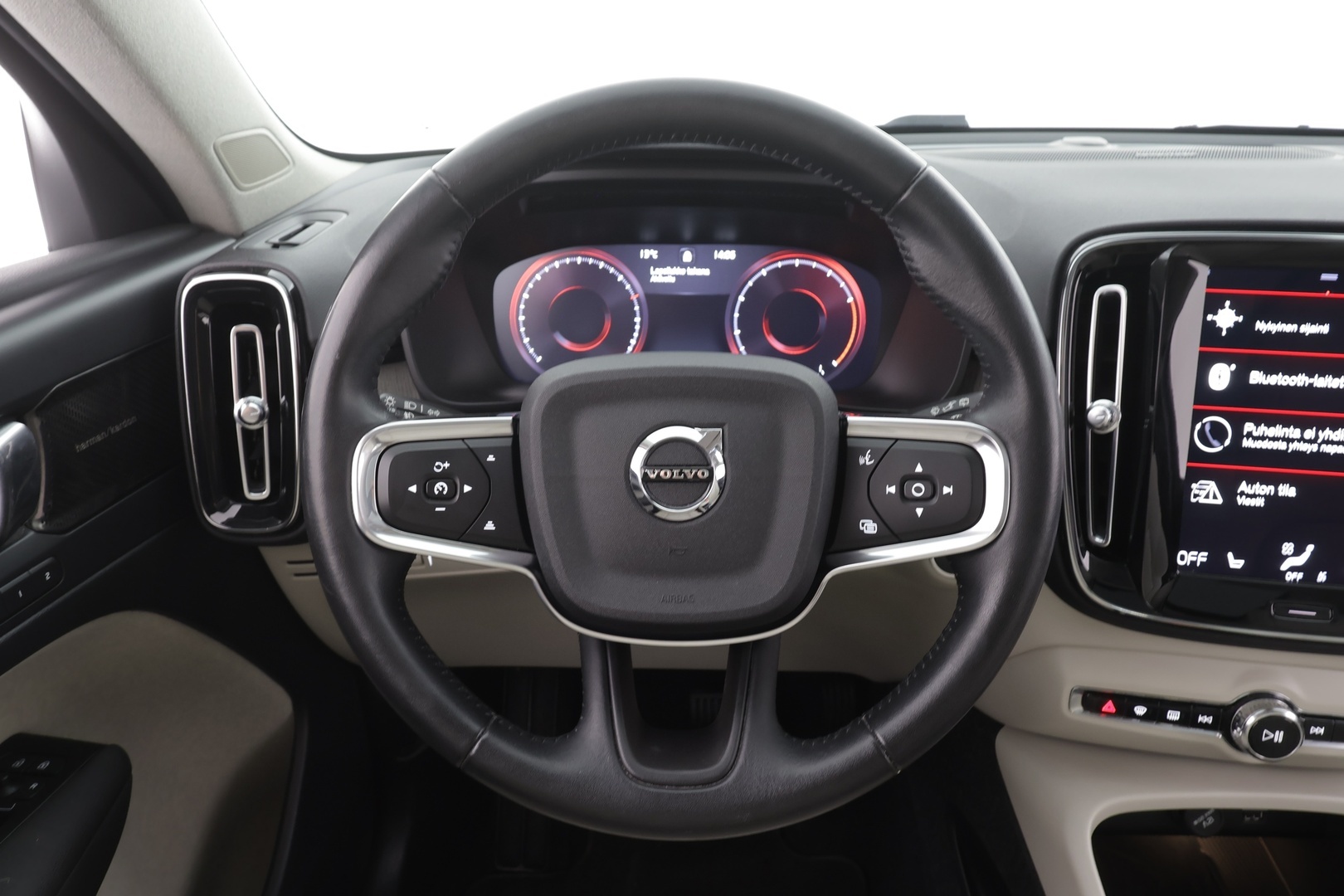 VOLVO XC40 2021