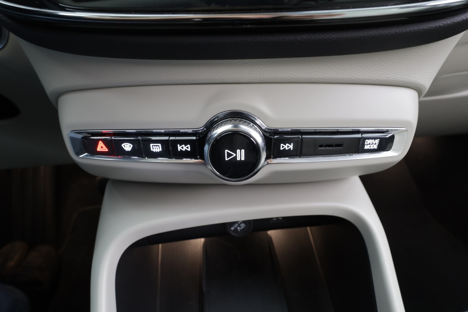 VOLVO XC40 2021