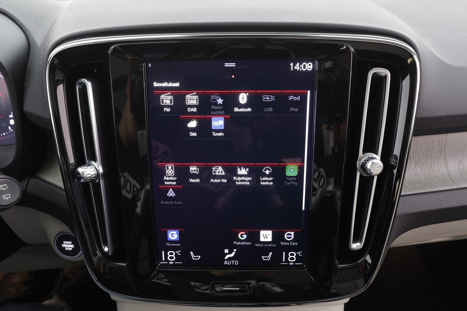 VOLVO XC40 2021
