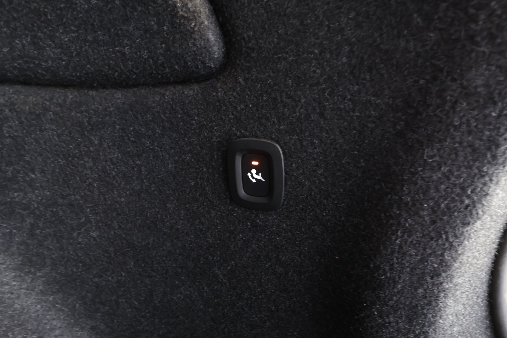 VOLVO XC40 2021