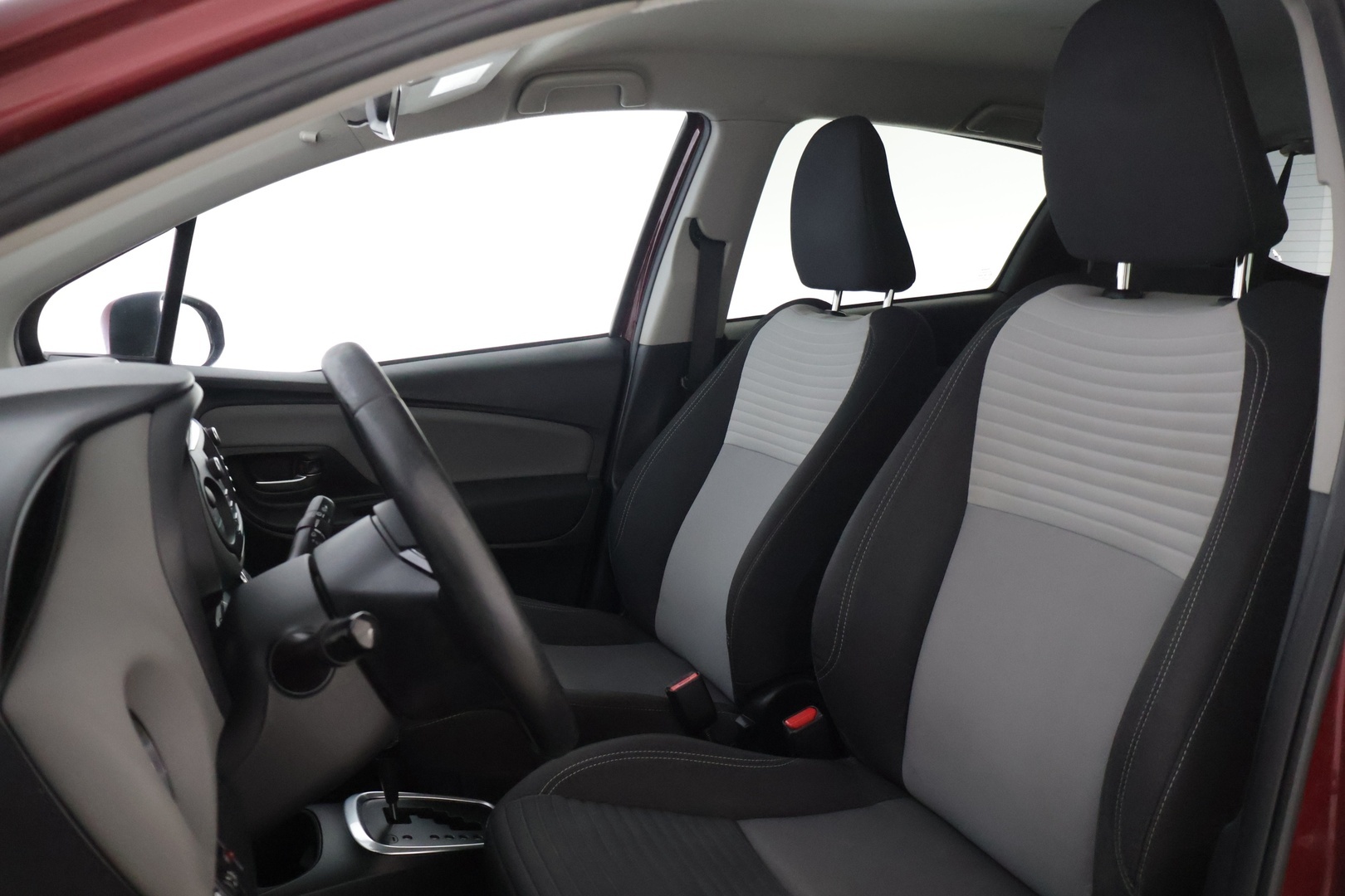 TOYOTA Yaris 2017