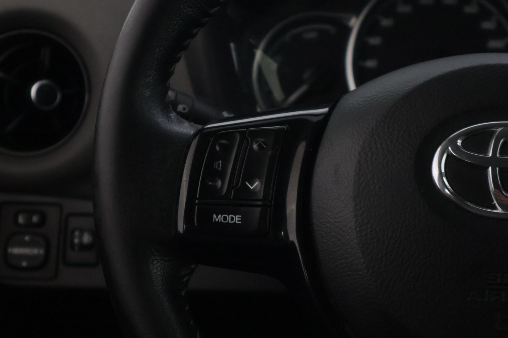 TOYOTA Yaris 2017