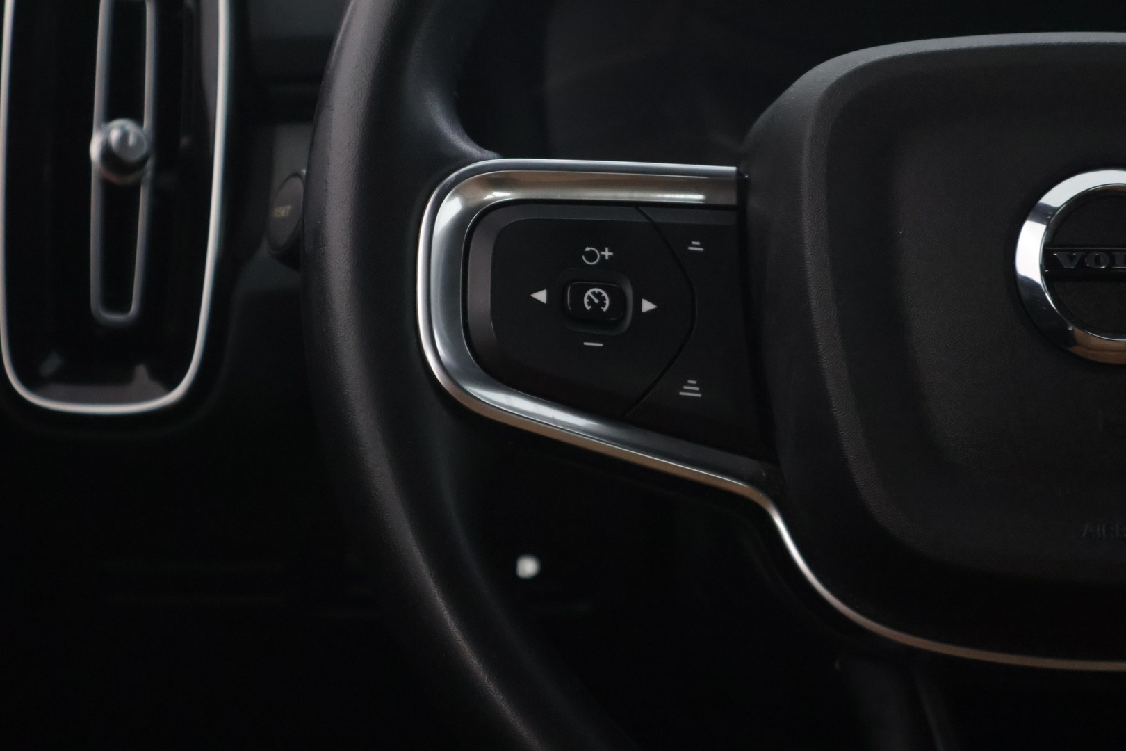 VOLVO XC40 2021